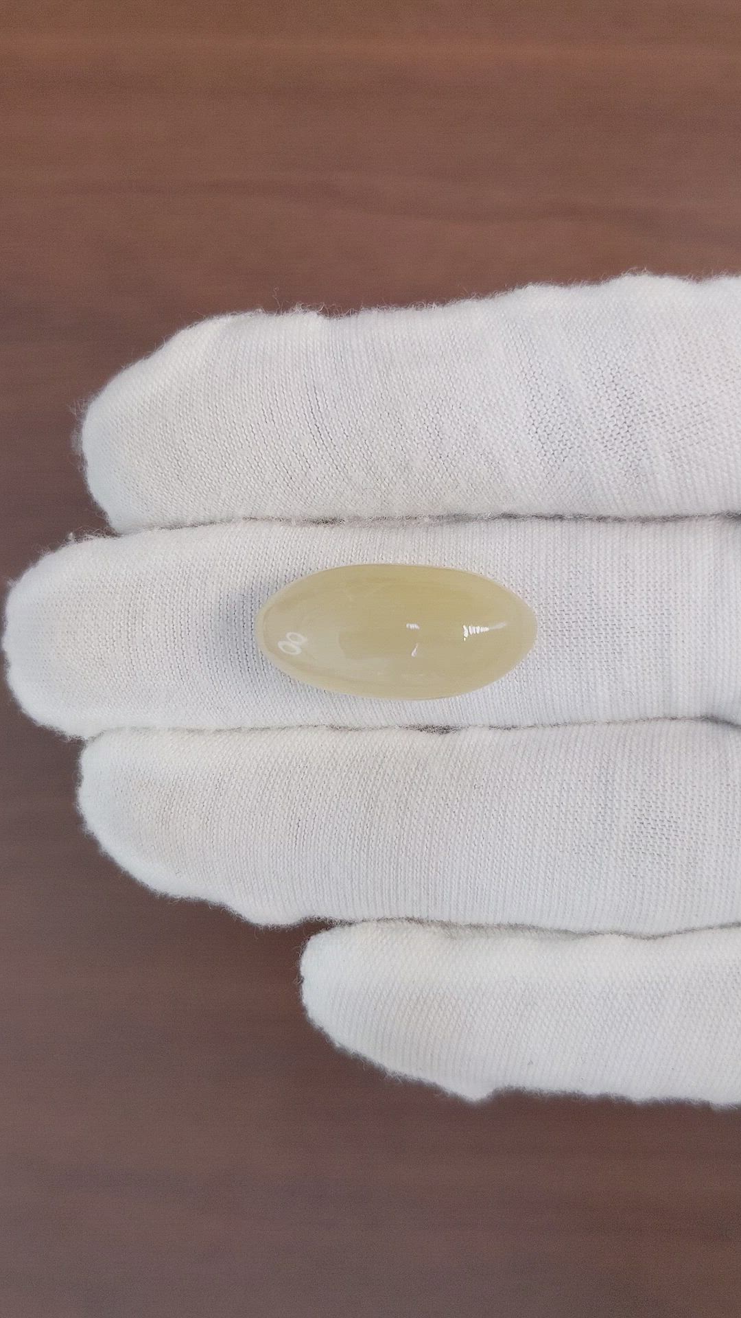 19.77 Ct. Cabochon Moonstone from Ceylon (Sri Lanka) Size Video