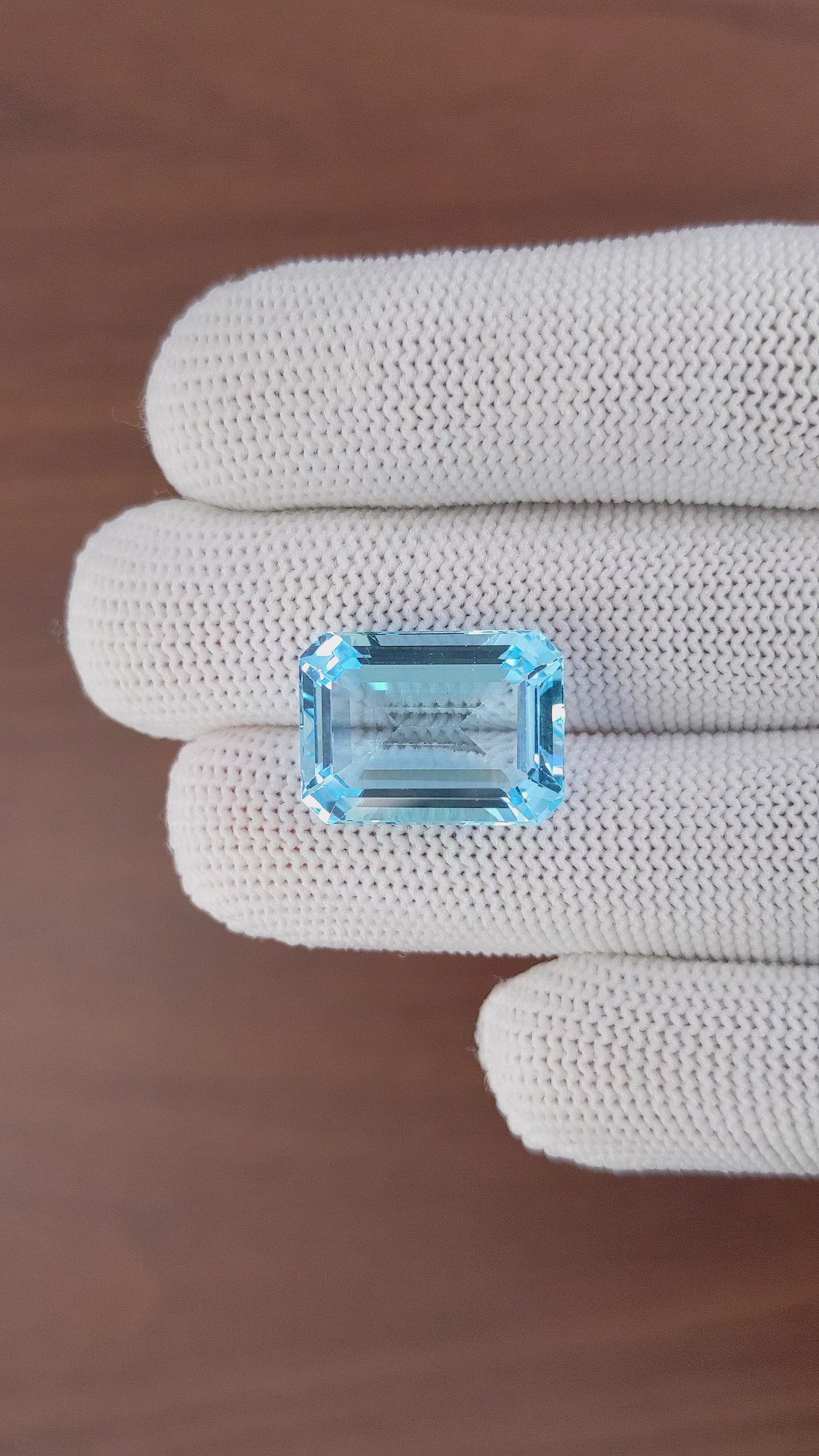 21.42 Ct. Topaz from Ceylon (Sri Lanka) Size Video