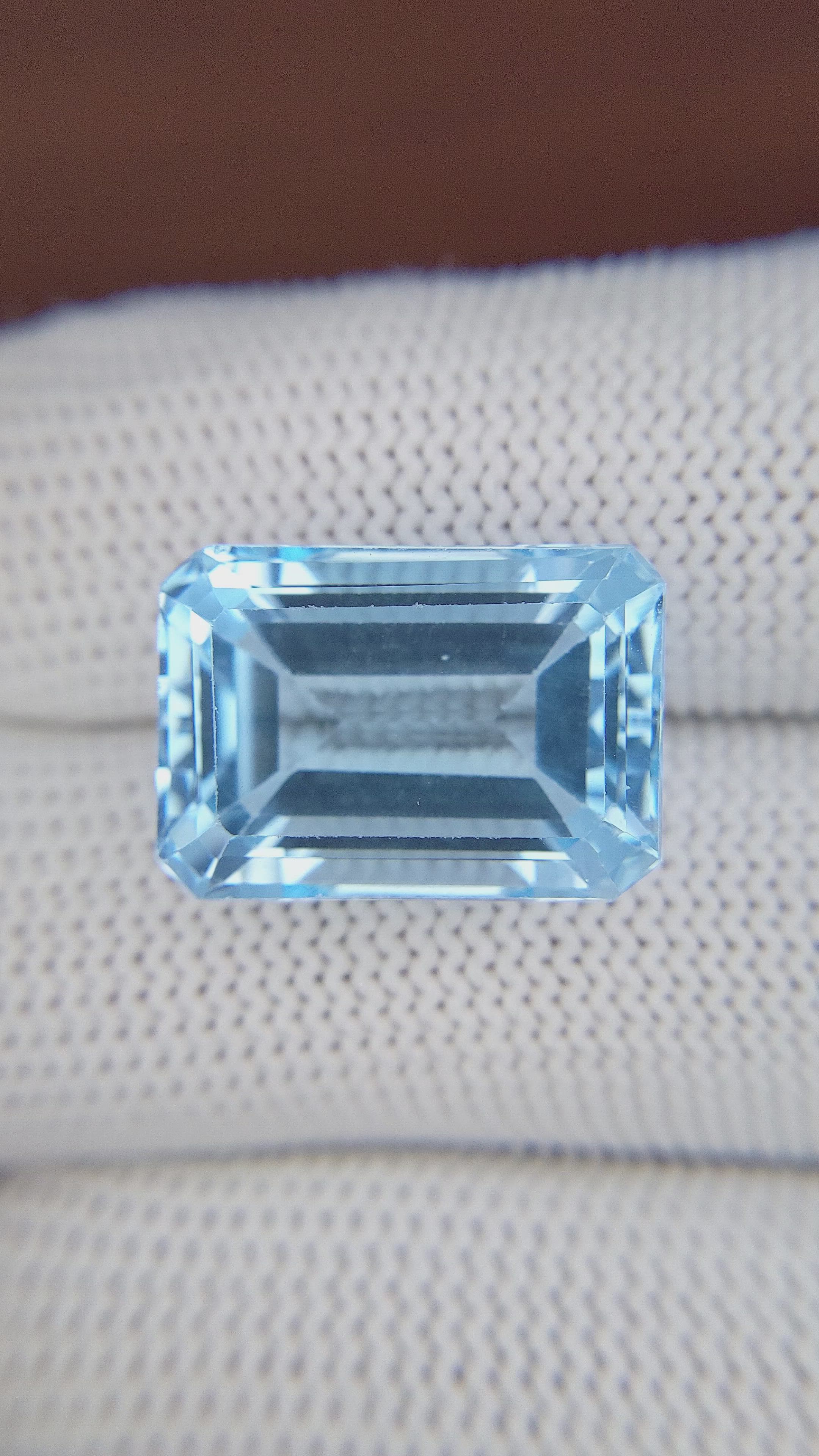 20.72 Ct. Topaz from Ceylon (Sri Lanka) Size Video