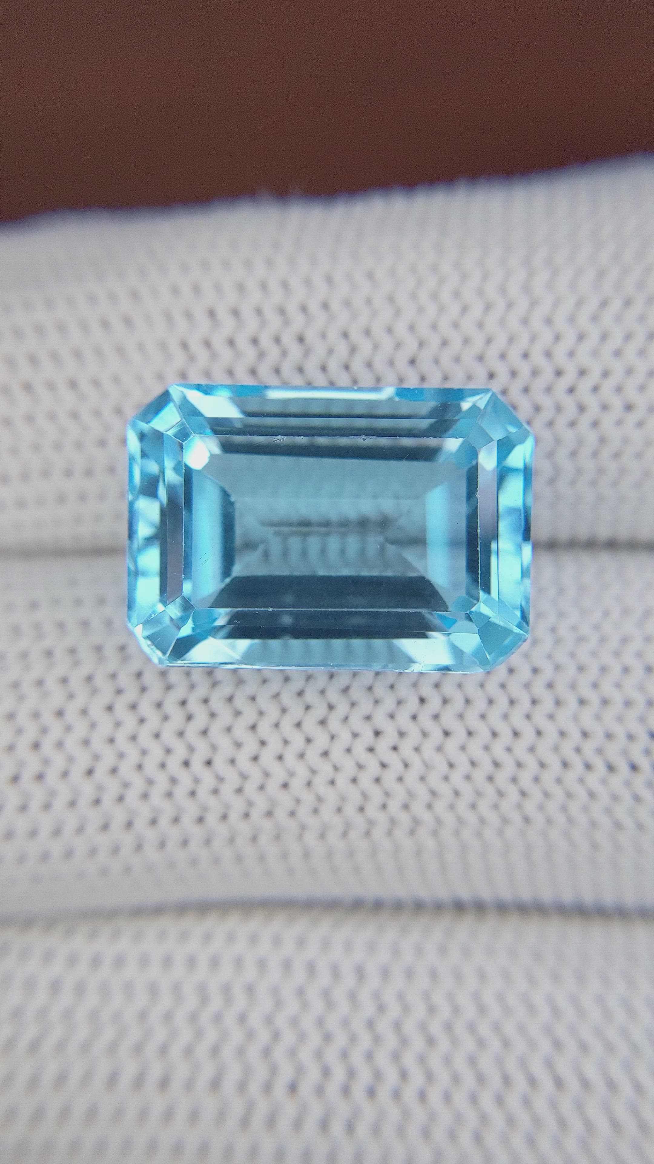 19.92 Ct. Topaz from Ceylon (Sri Lanka) Size Video