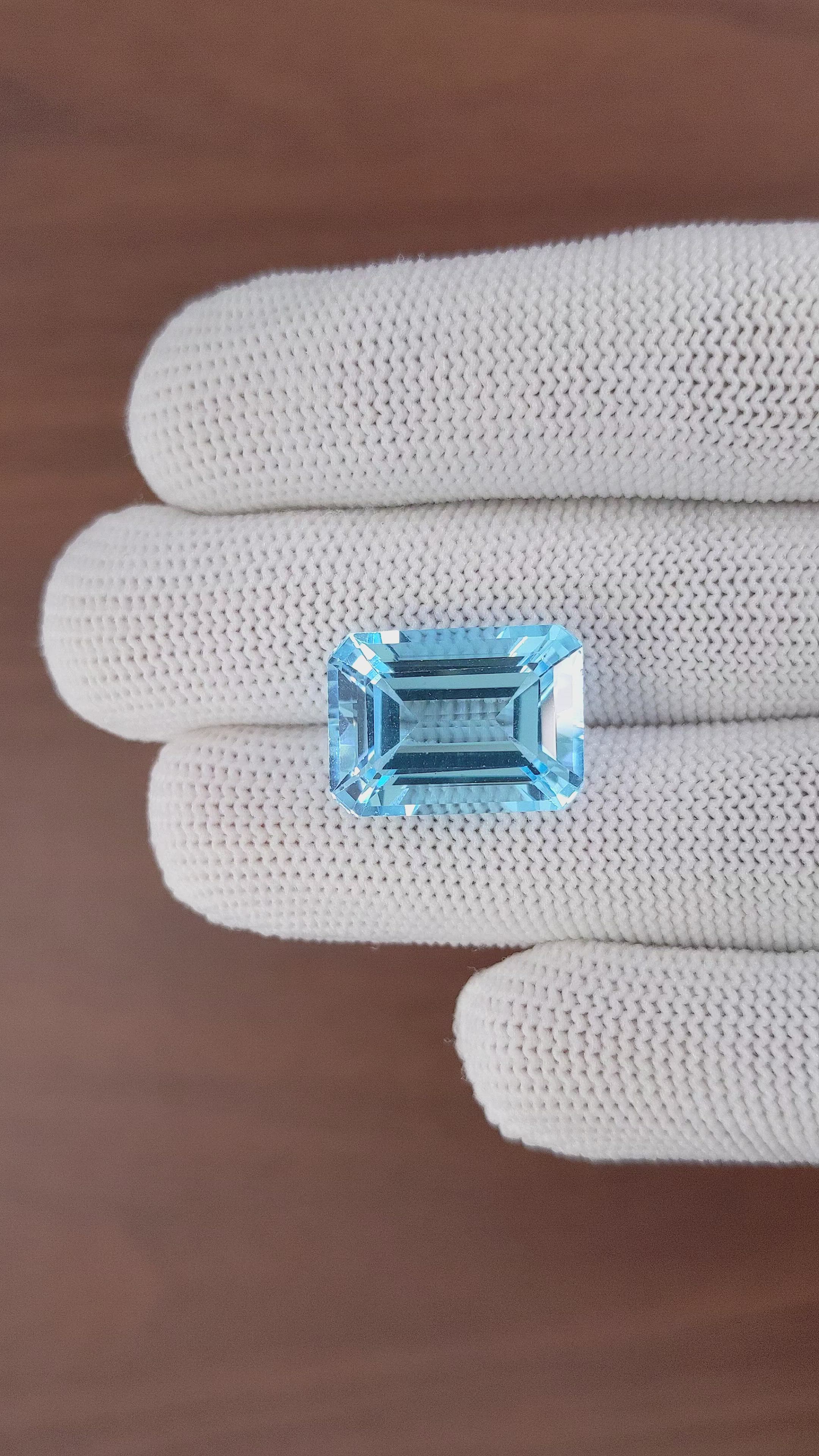 20.32 Ct. Topaz from Ceylon (Sri Lanka) Size Video