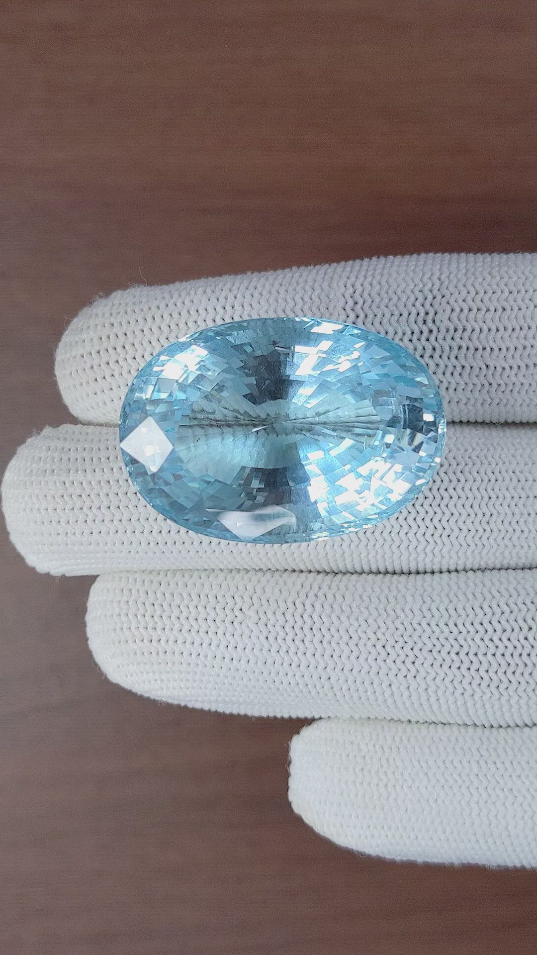 128.90 Ct. Topaz from Ceylon (Sri Lanka) Size Video