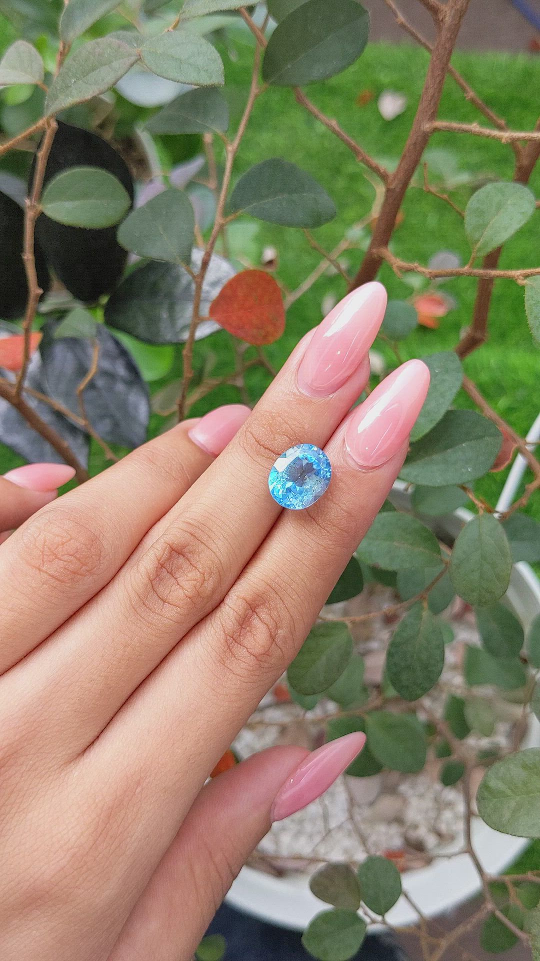 6.73 Ct. Topaz from Ceylon (Sri Lanka) Size Video