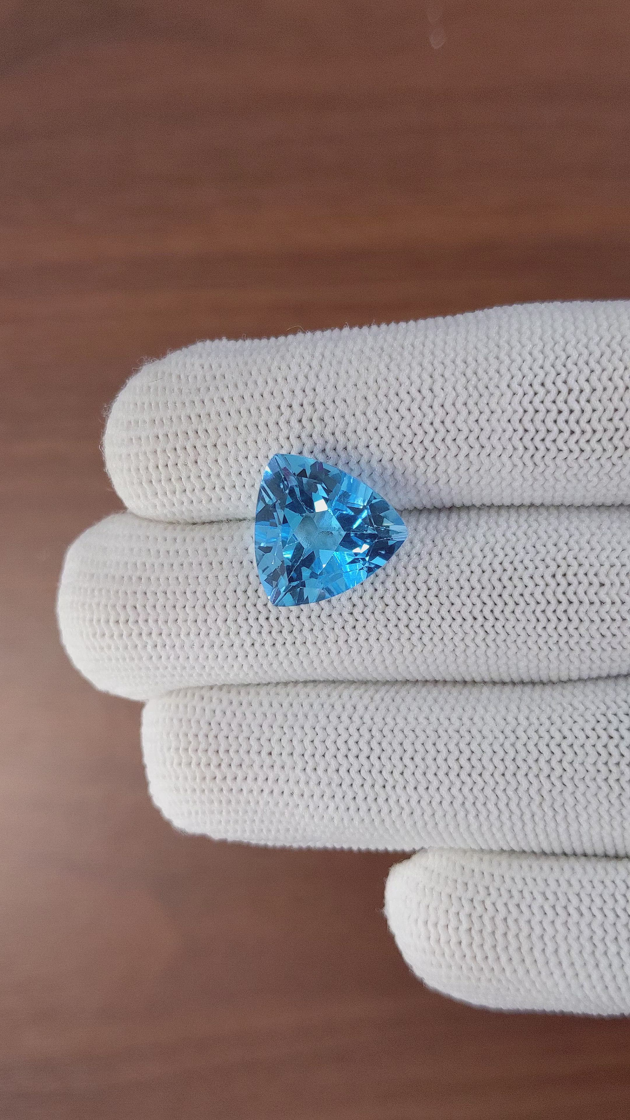 10.26 Ct. Topaz from Ceylon (Sri Lanka) Size Video