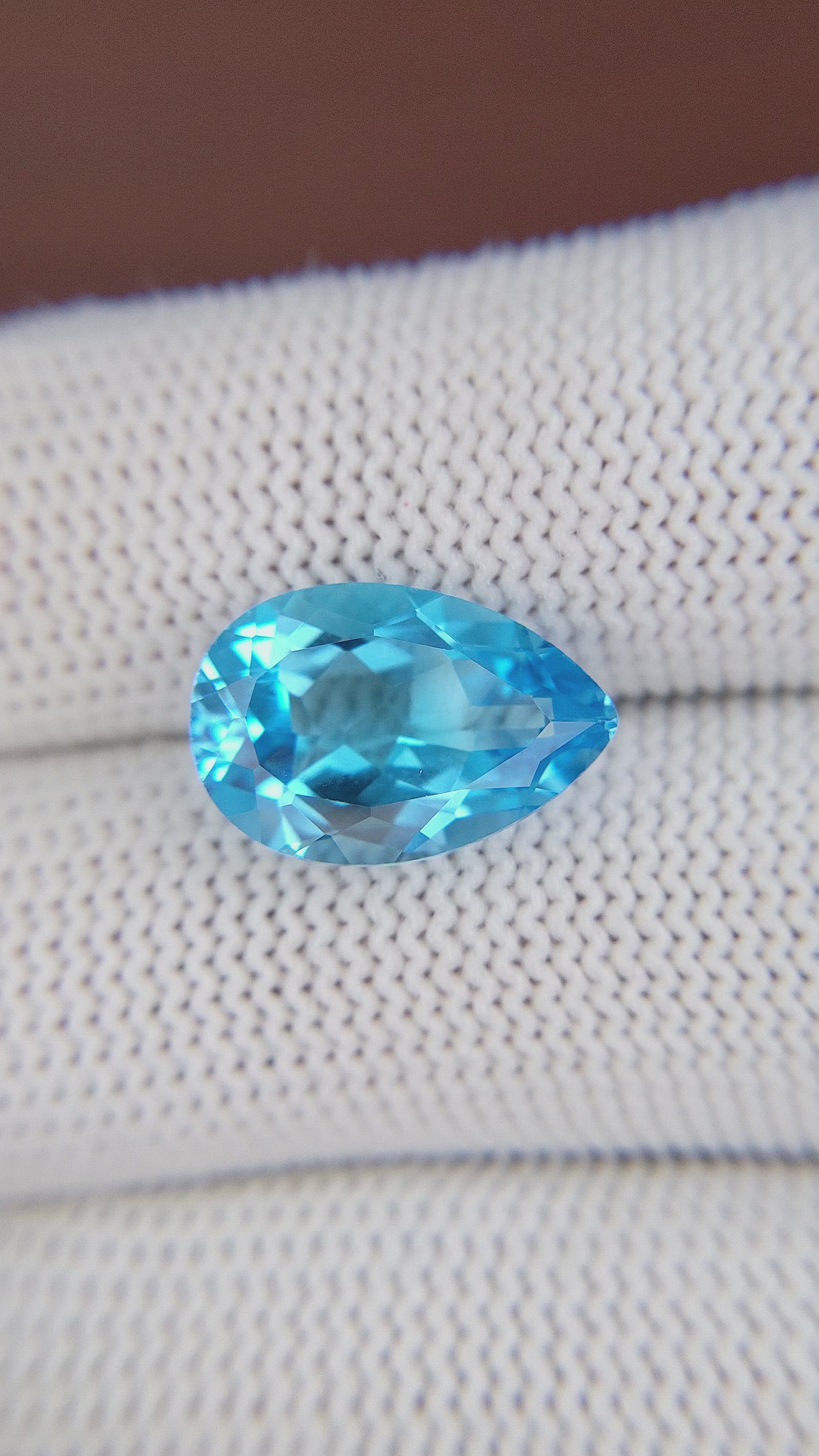 6.83 Ct. Topaz from Ceylon (Sri Lanka) Size Video