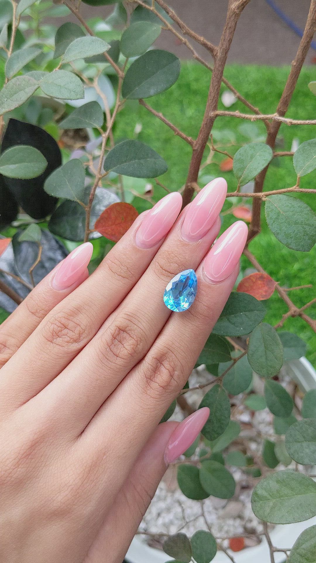 6.83 Ct. Topaz from Ceylon (Sri Lanka) Size Video