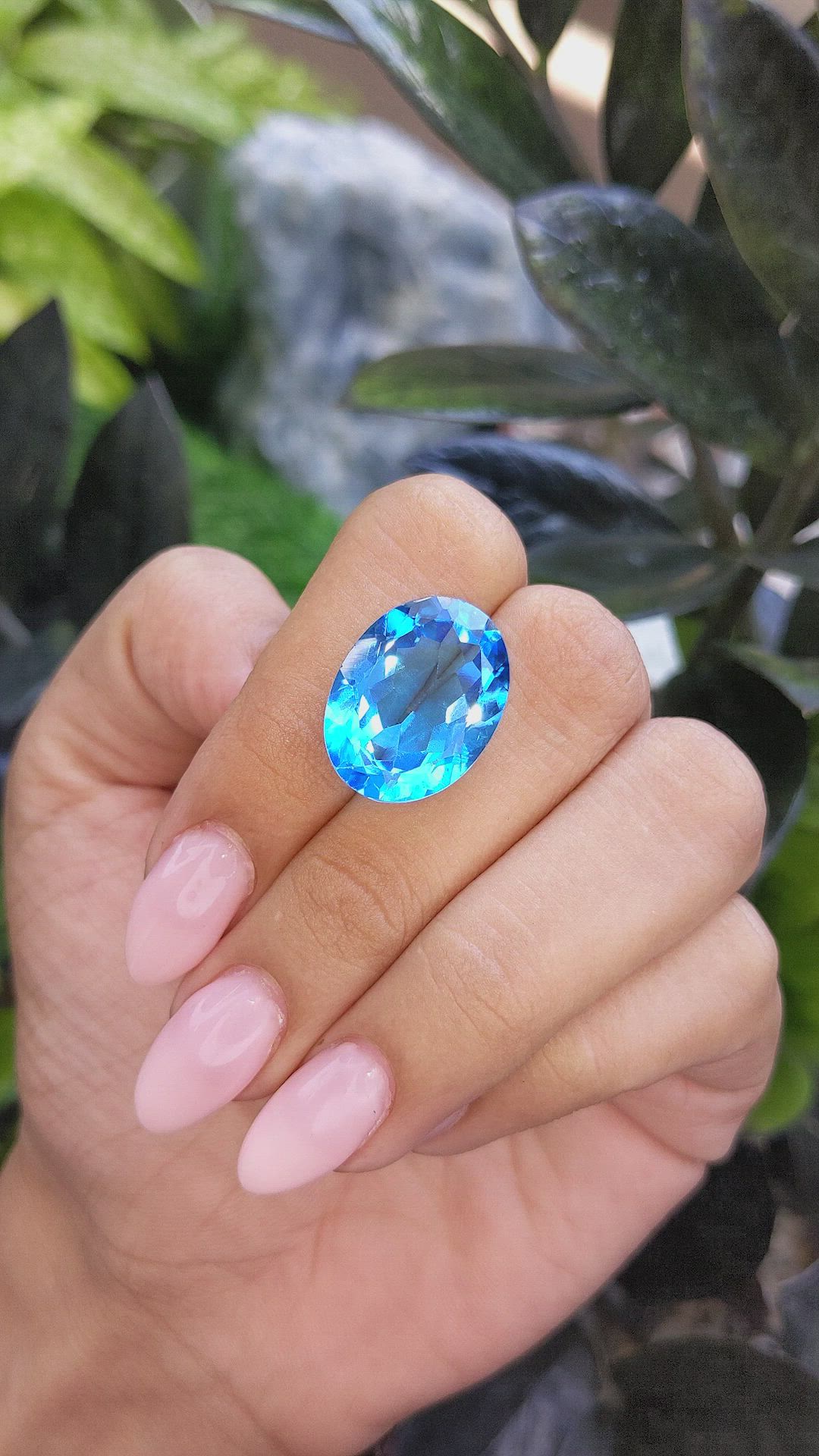 20.74 Ct. Topaz from Ceylon (Sri Lanka) Size Video