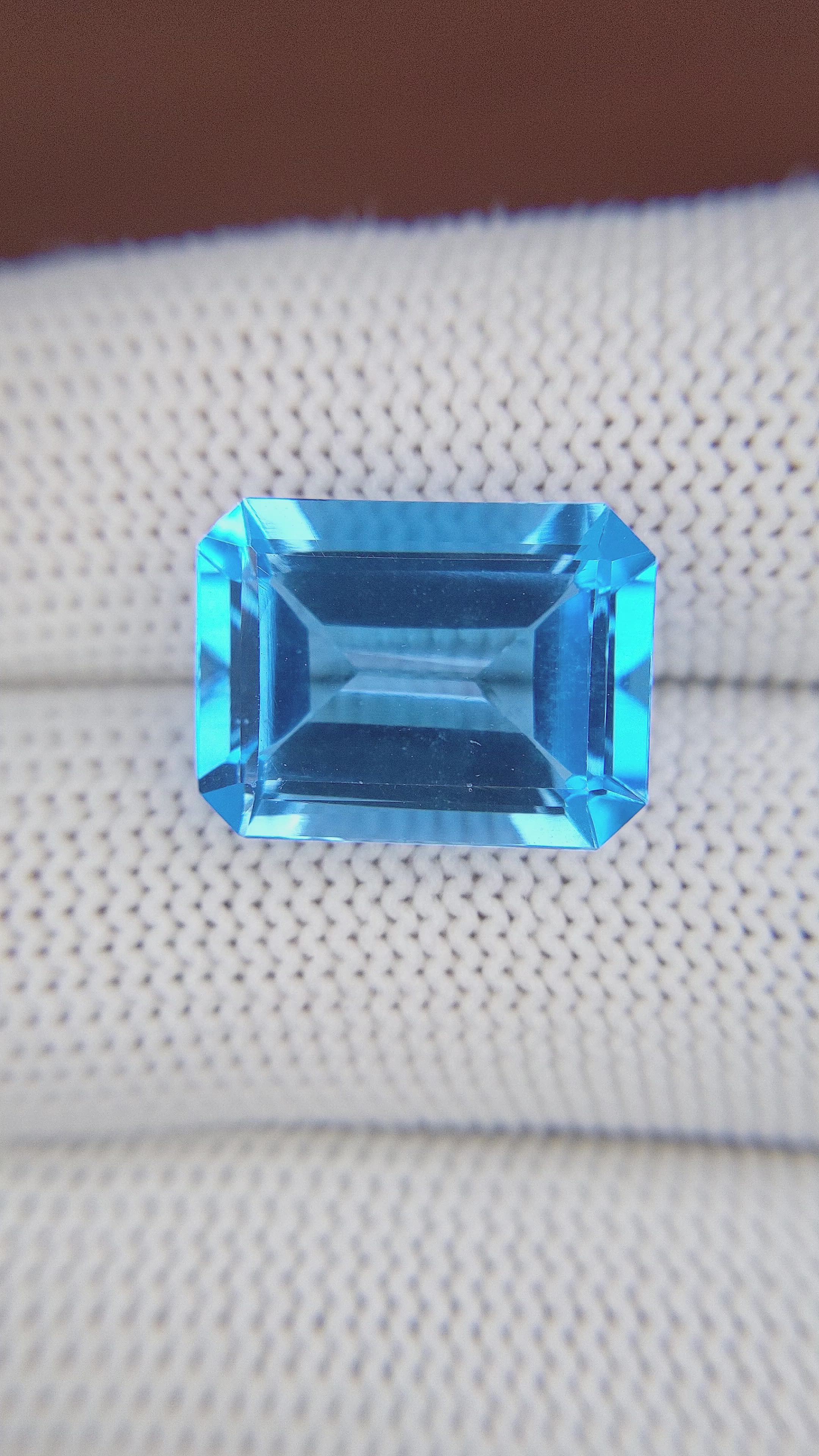 13.22 Ct. Topaz from Ceylon (Sri Lanka) Size Video