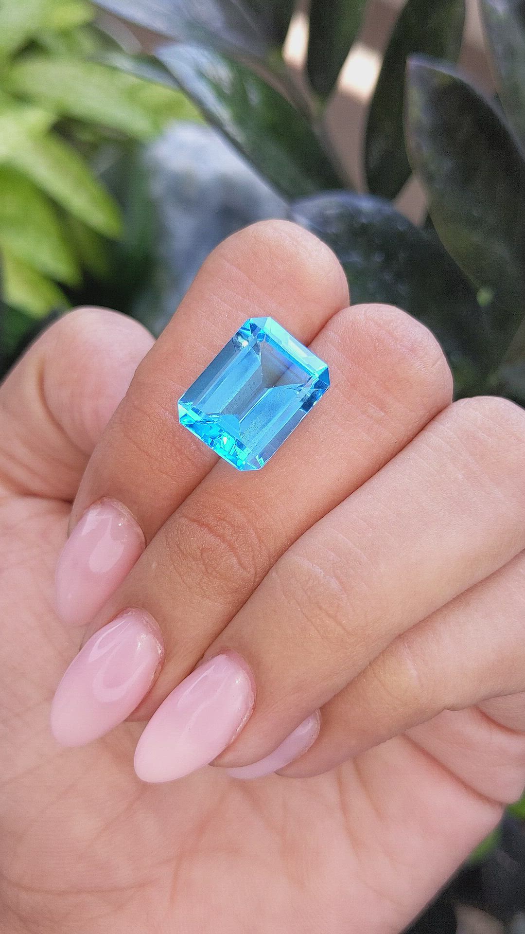 13.22 Ct. Topaz from Ceylon (Sri Lanka) Size Video