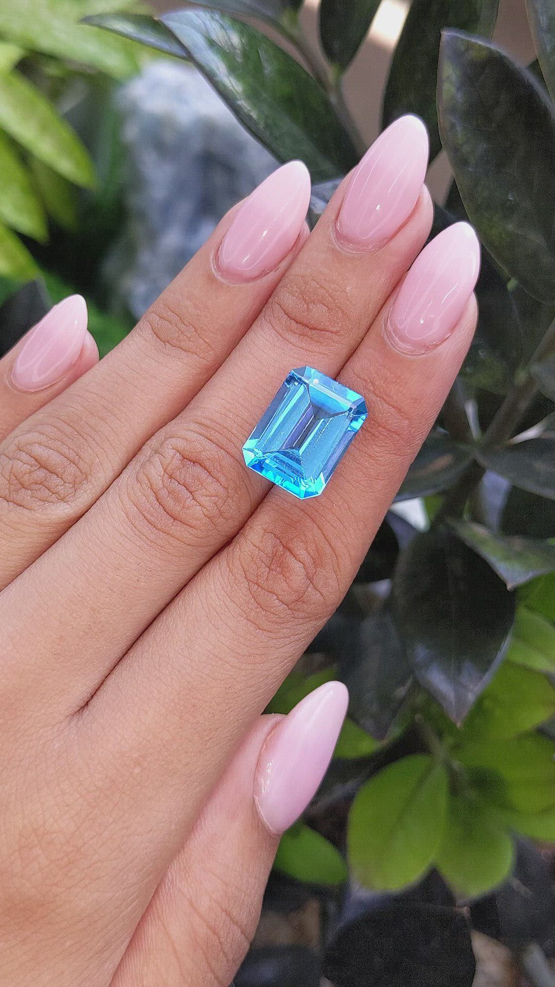 13.22 Ct. Topaz from Ceylon (Sri Lanka) Size Video