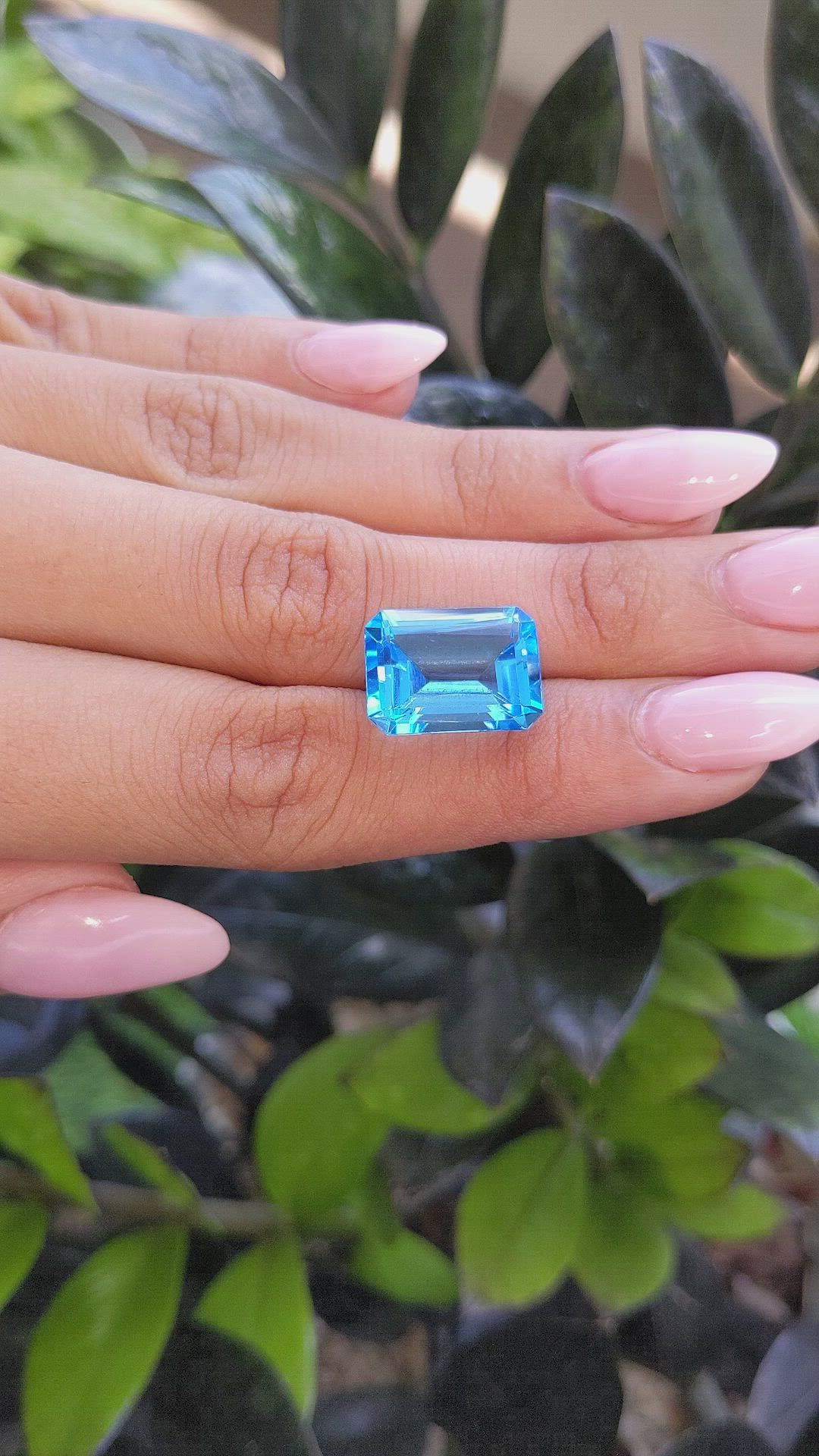 13.22 Ct. Topaz from Ceylon (Sri Lanka) Size Video