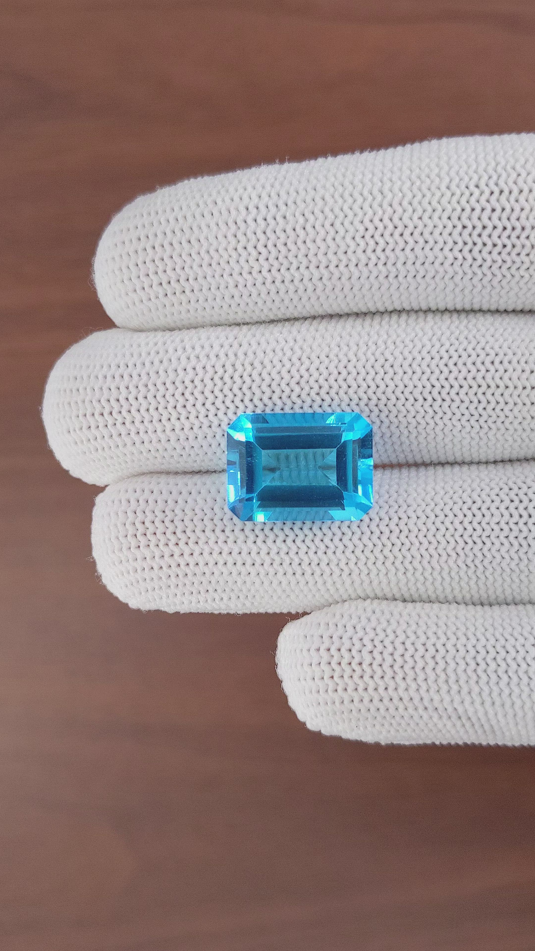 14.44 Ct. Topaz from Ceylon (Sri Lanka) Size Video