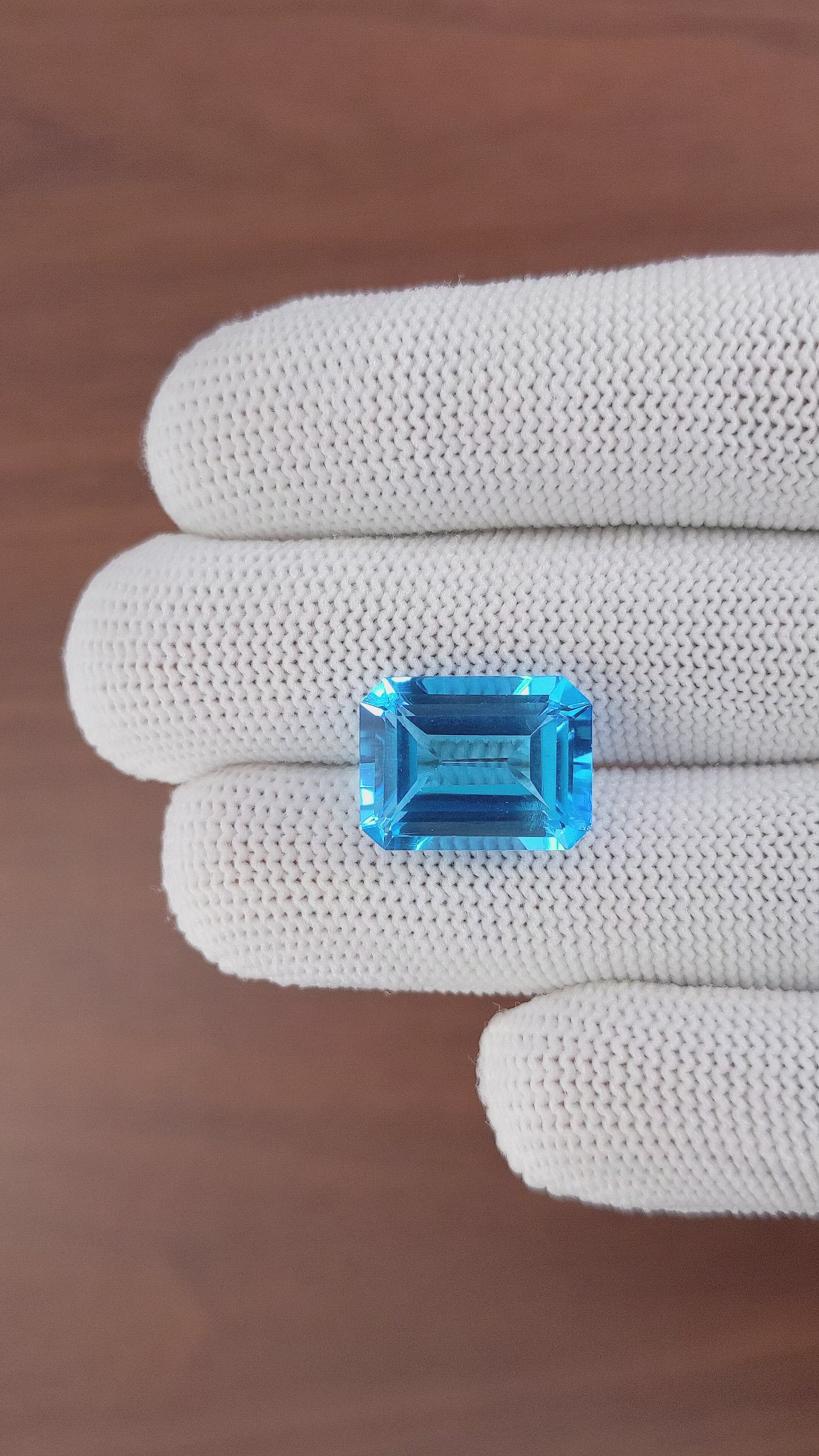 13.87 Ct. Topaz from Ceylon (Sri Lanka) Size Video