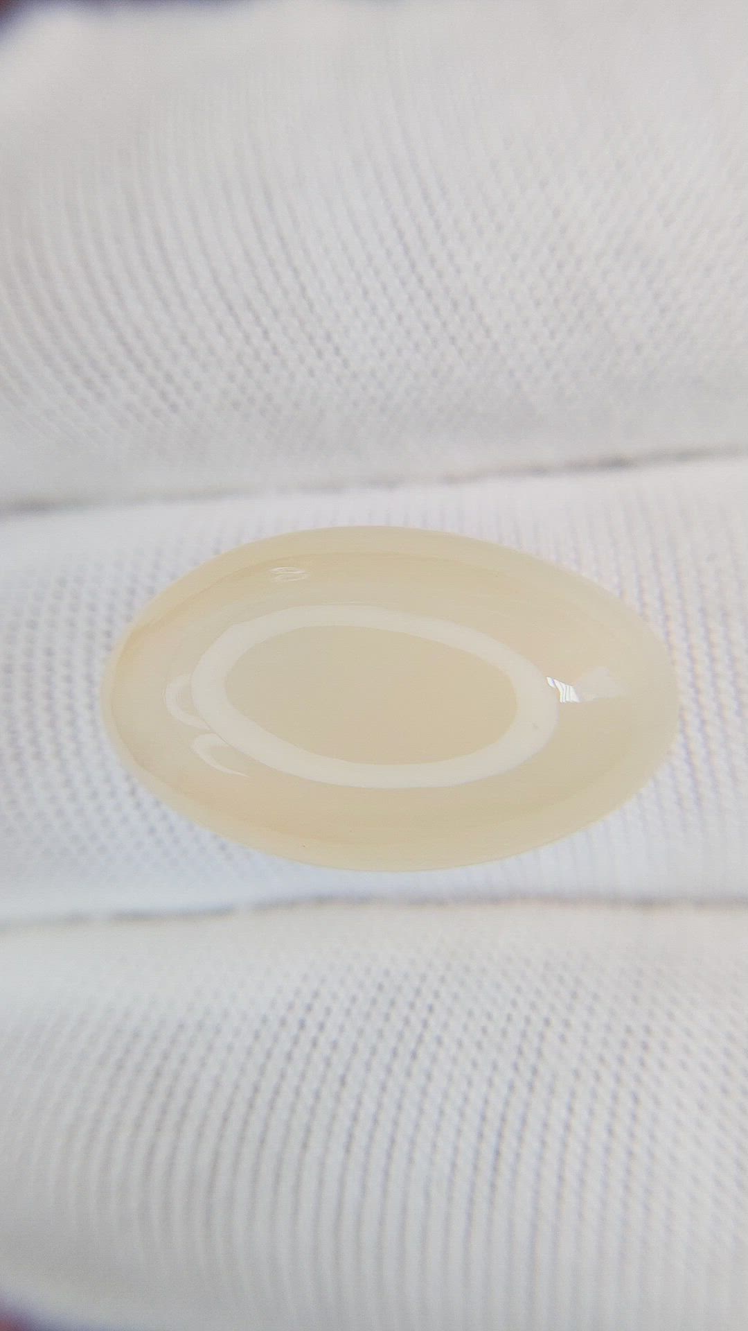 16.68 Ct. Cabochon Moonstone from Ceylon (Sri Lanka) Size Video