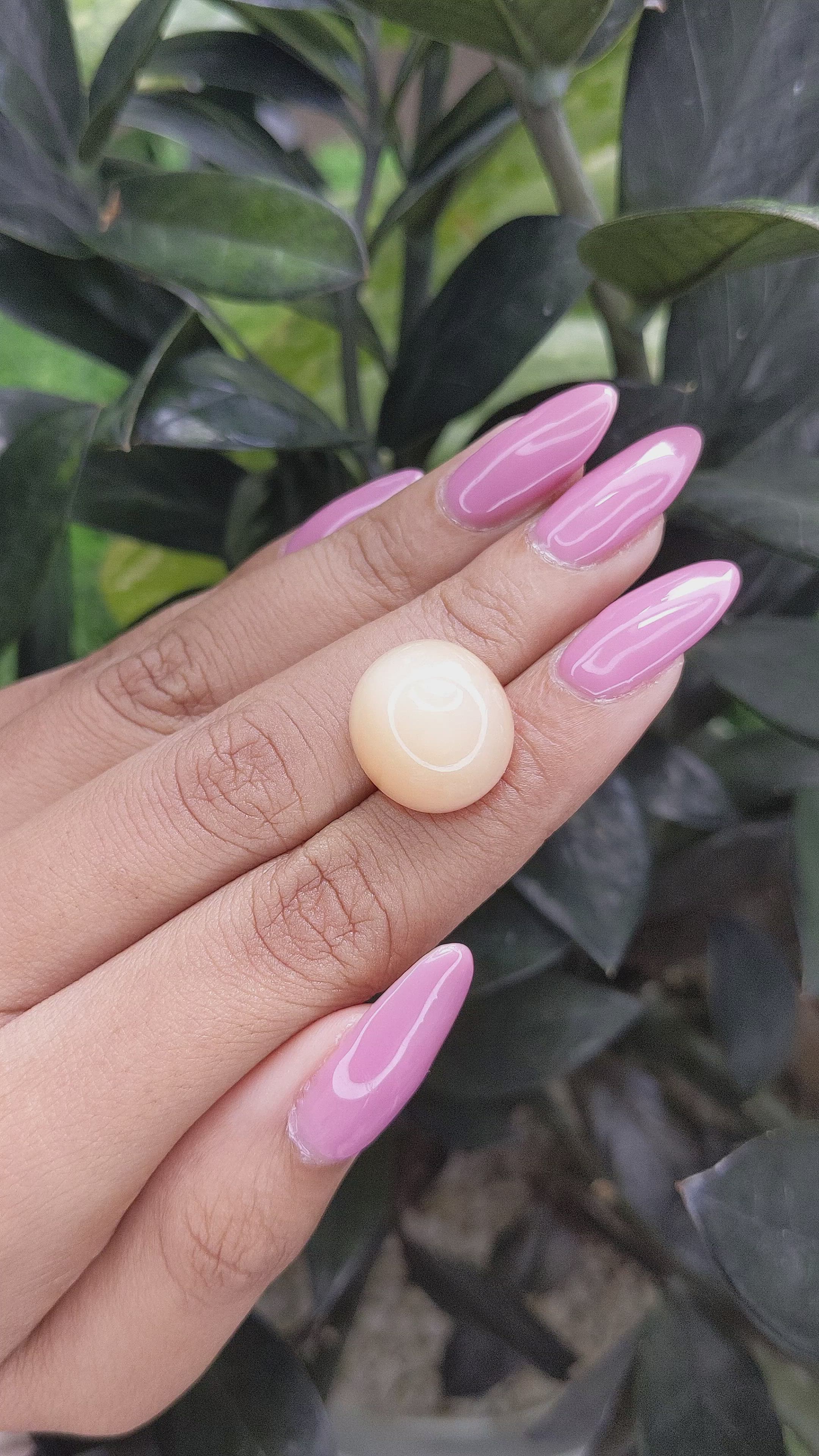 21.62 Ct. Cabochon Moonstone from Ceylon (Sri Lanka) Size Video