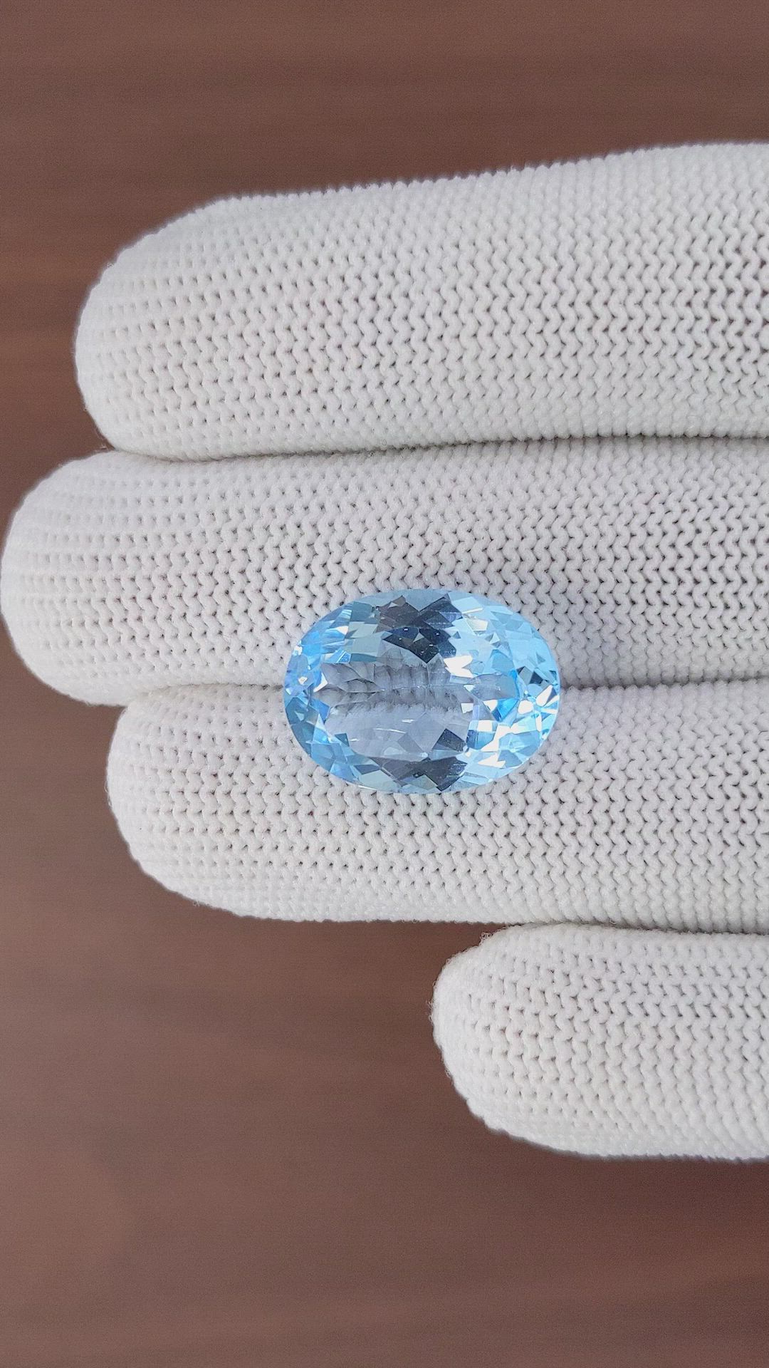 15.26 Ct. Topaz from Ceylon (Sri Lanka) Size Video