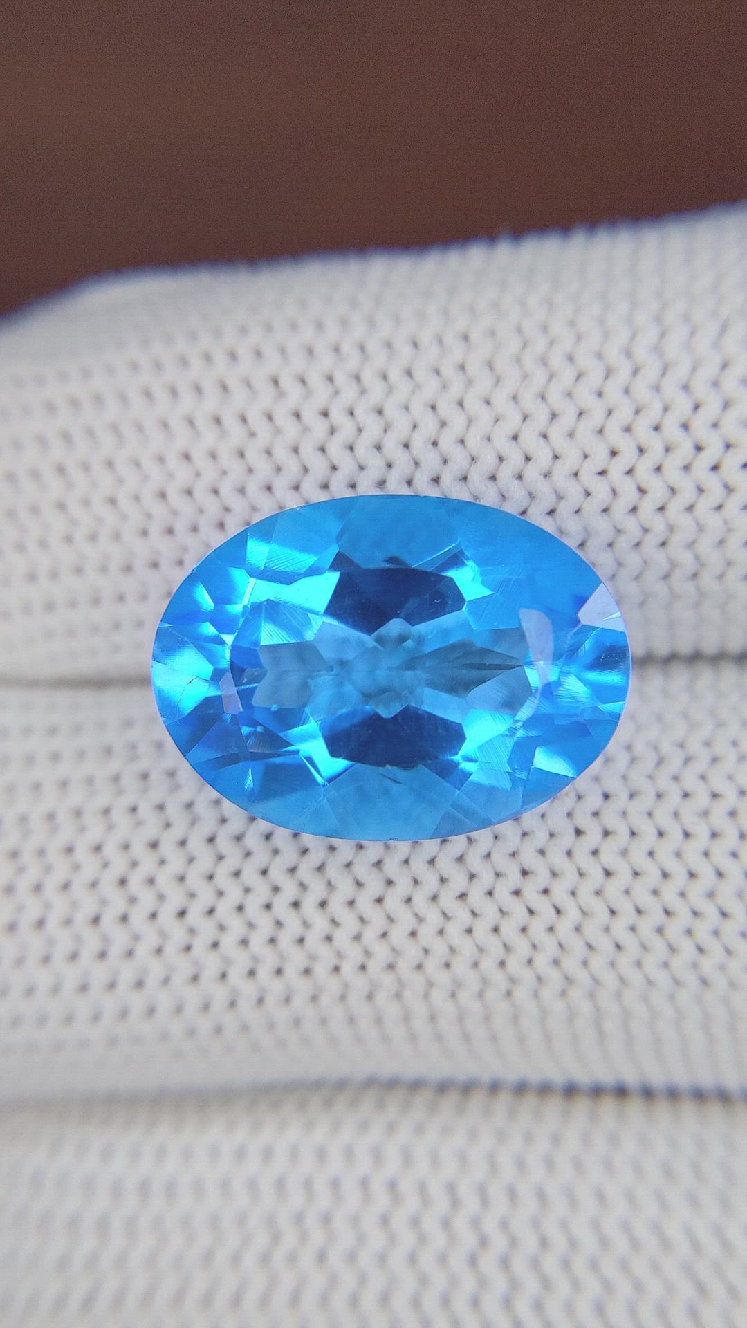14.53 Ct. Topaz from Ceylon (Sri Lanka) Size Video