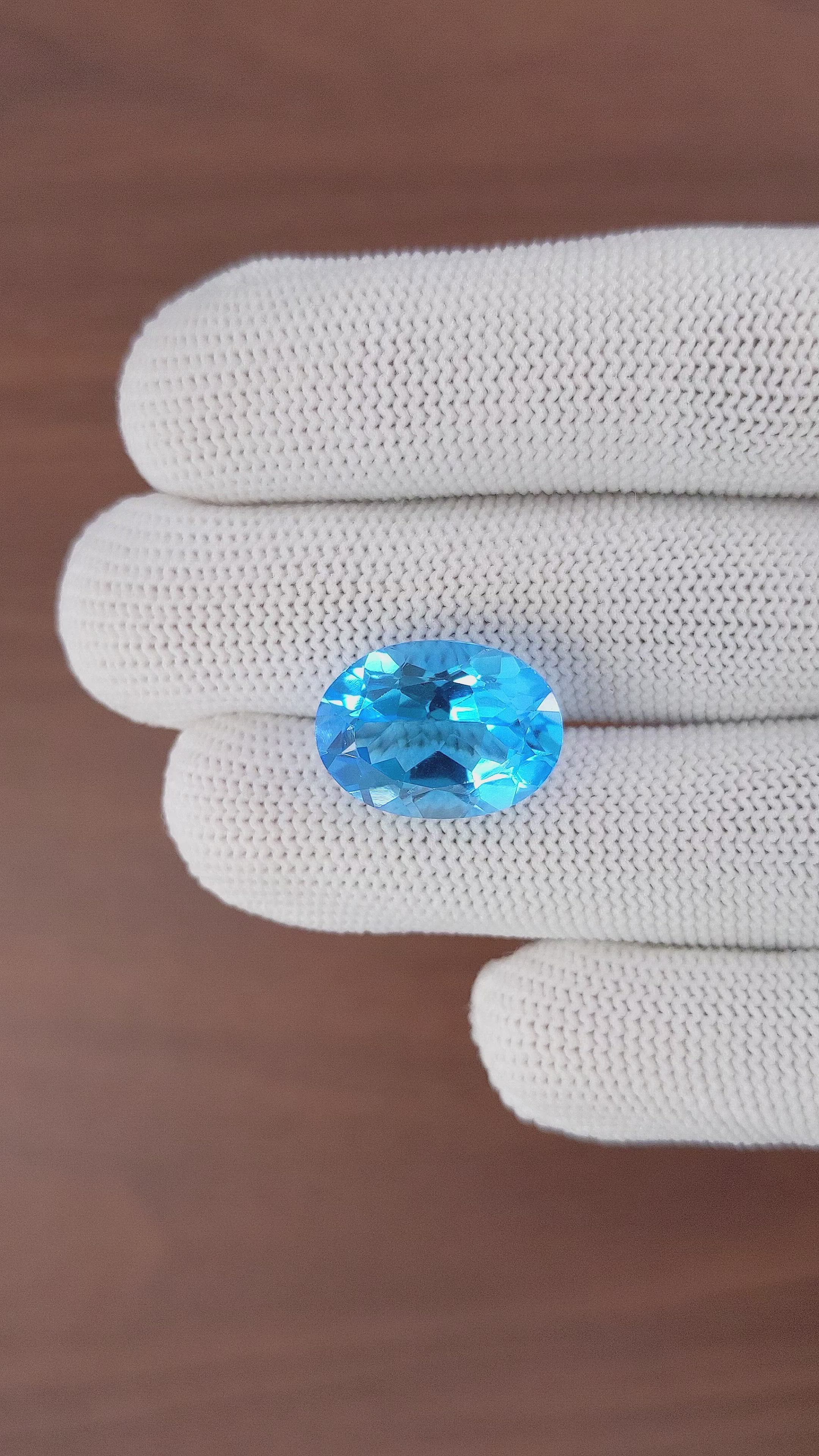 14.65 Ct. Topaz from Ceylon (Sri Lanka) Size Video