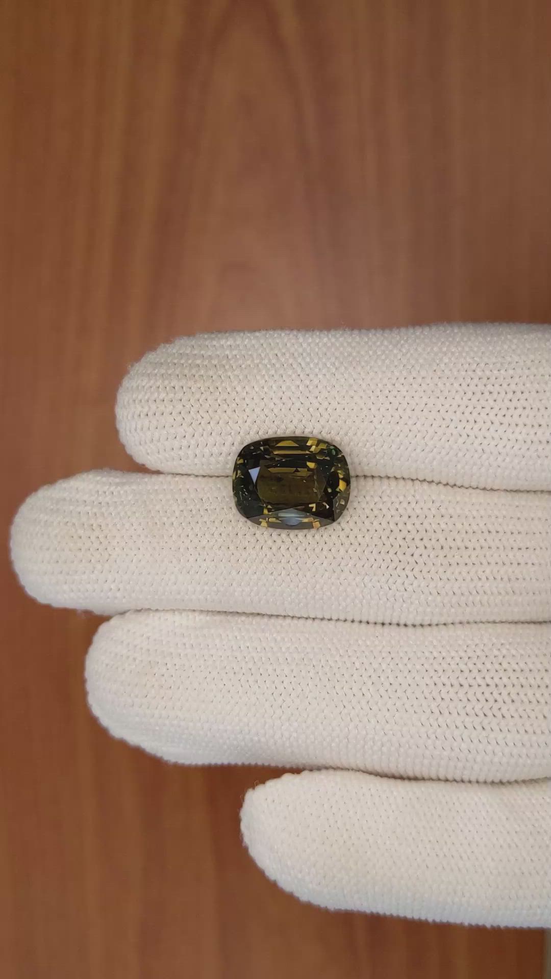 8.18 Ct. Alexandrite from Ceylon (Sri Lanka) Size Video