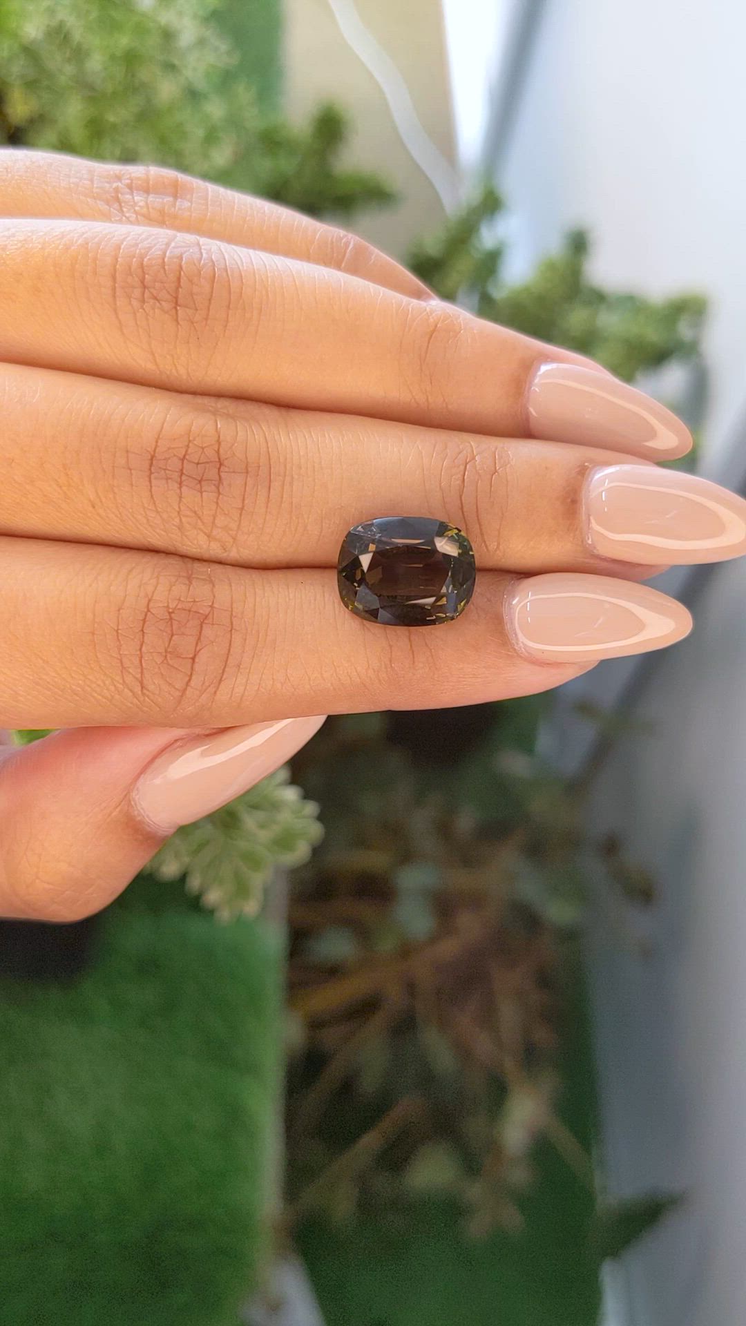 8.18 Ct. Alexandrite from Ceylon (Sri Lanka) Size Video