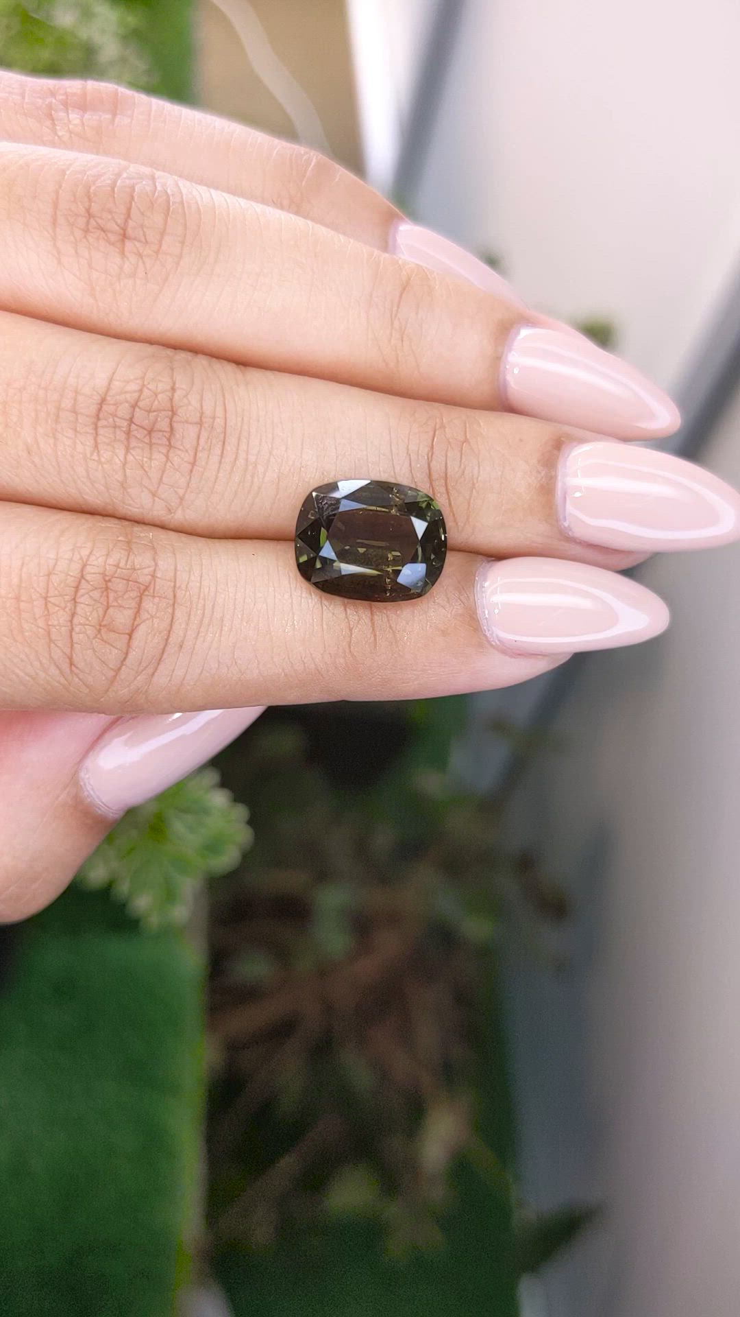 8.18 Ct. Alexandrite from Ceylon (Sri Lanka) Size Video