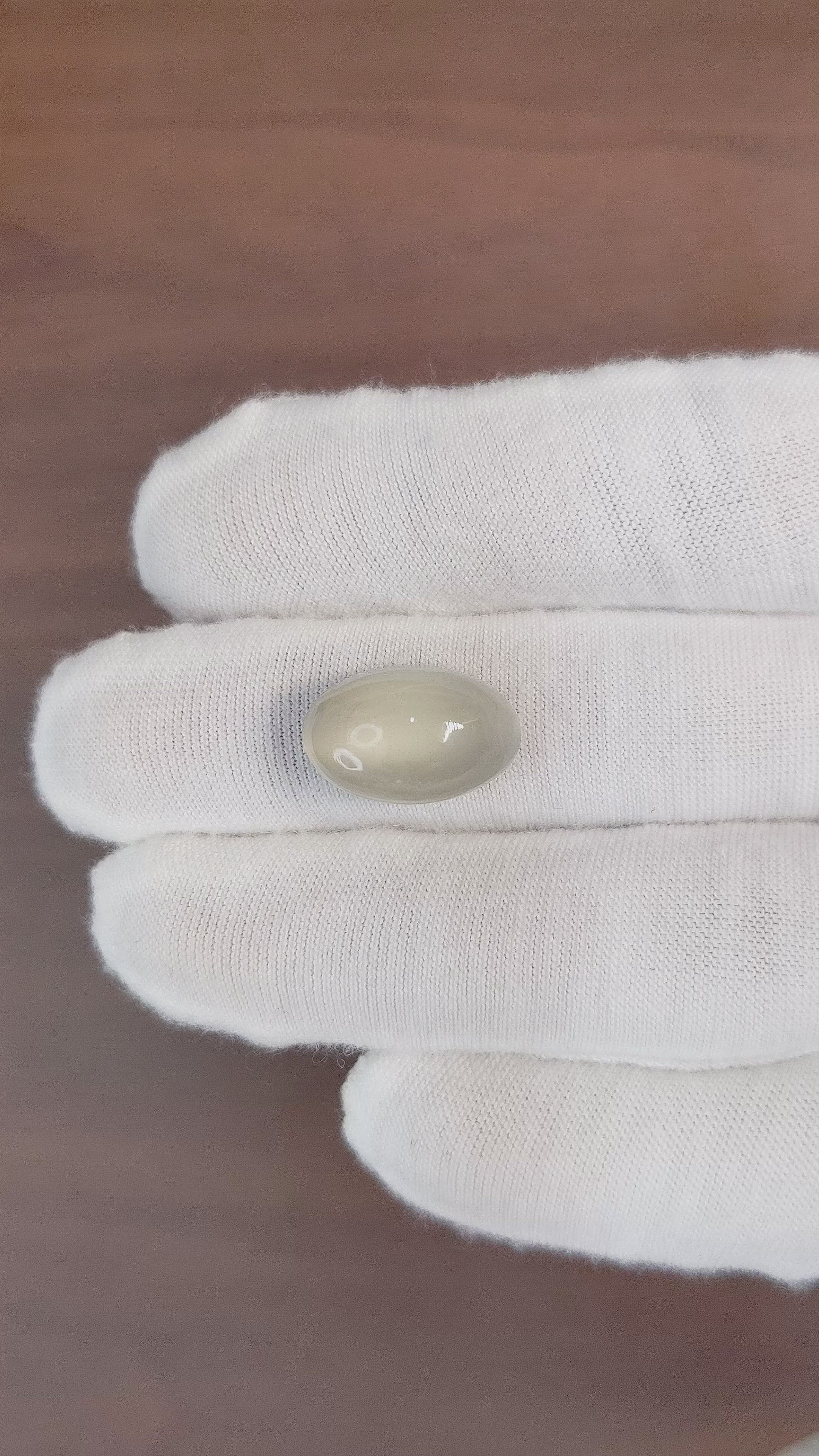 11.12 Ct. Grey Cabochon Moonstone from Ceylon (Sri Lanka) Size Video