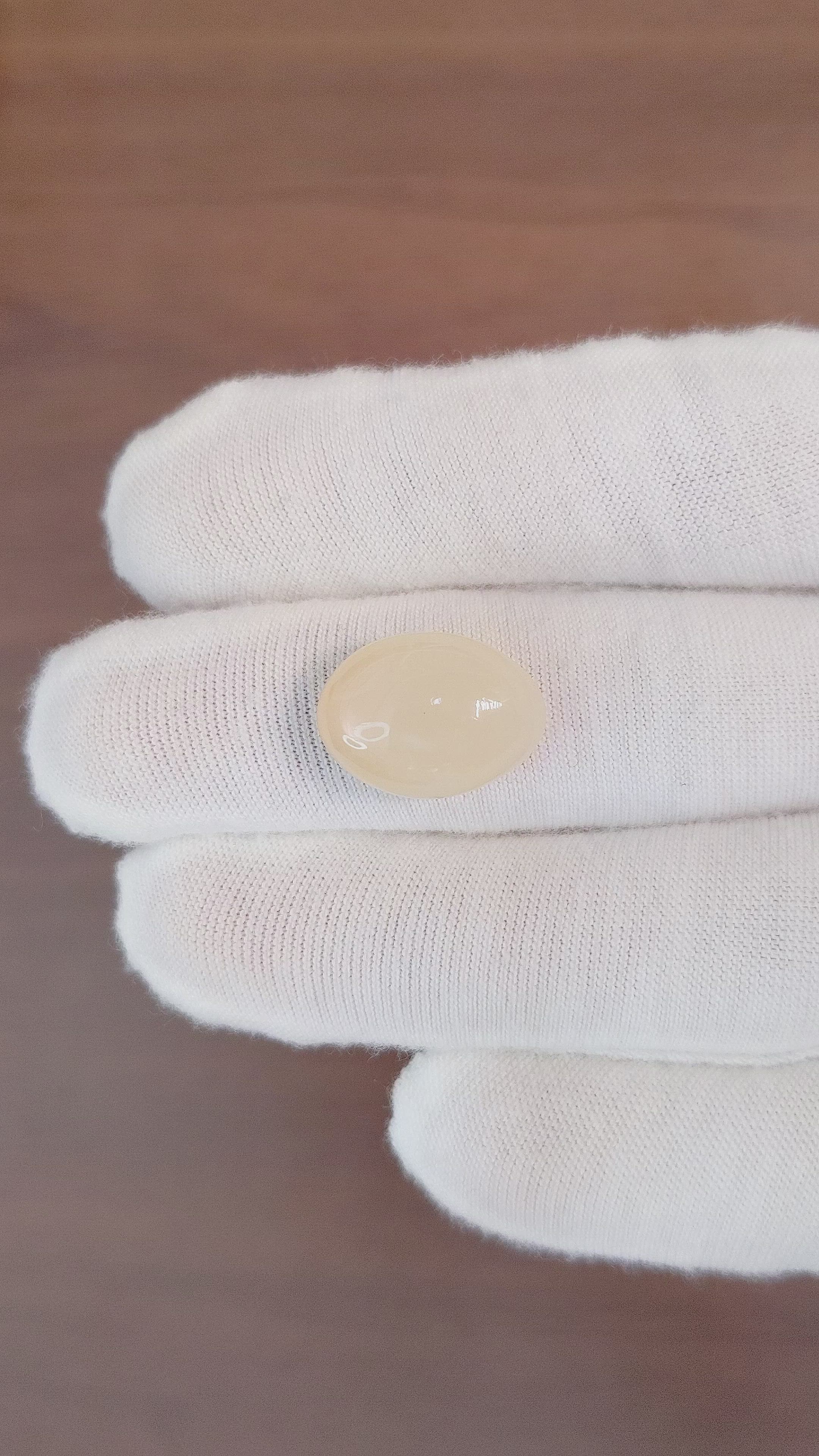 11.13 Ct. Cabochon Moonstone from Ceylon (Sri Lanka) Size Video