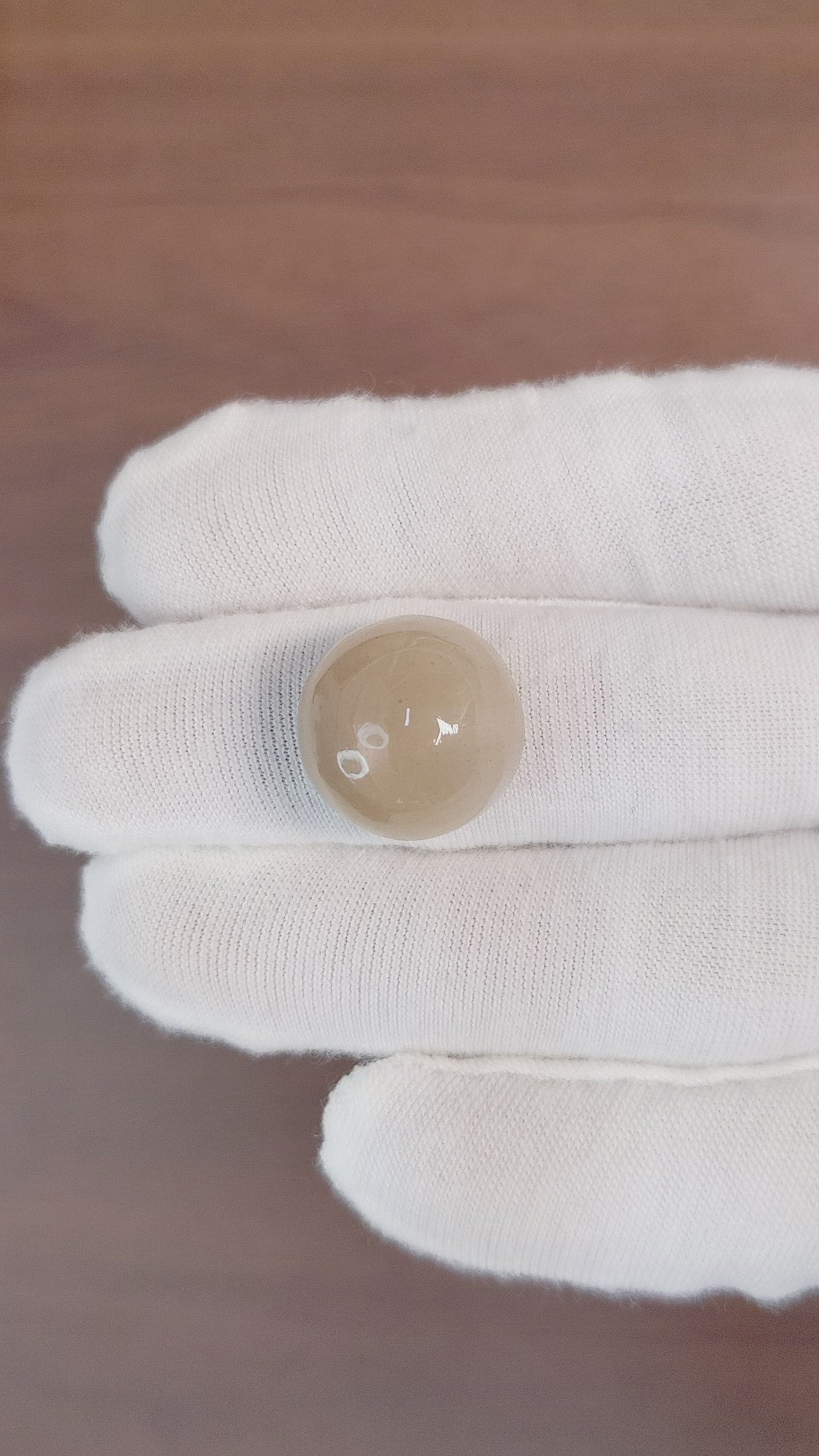 23.70 Ct. Cabochon Moonstone from Ceylon (Sri Lanka) Size Video