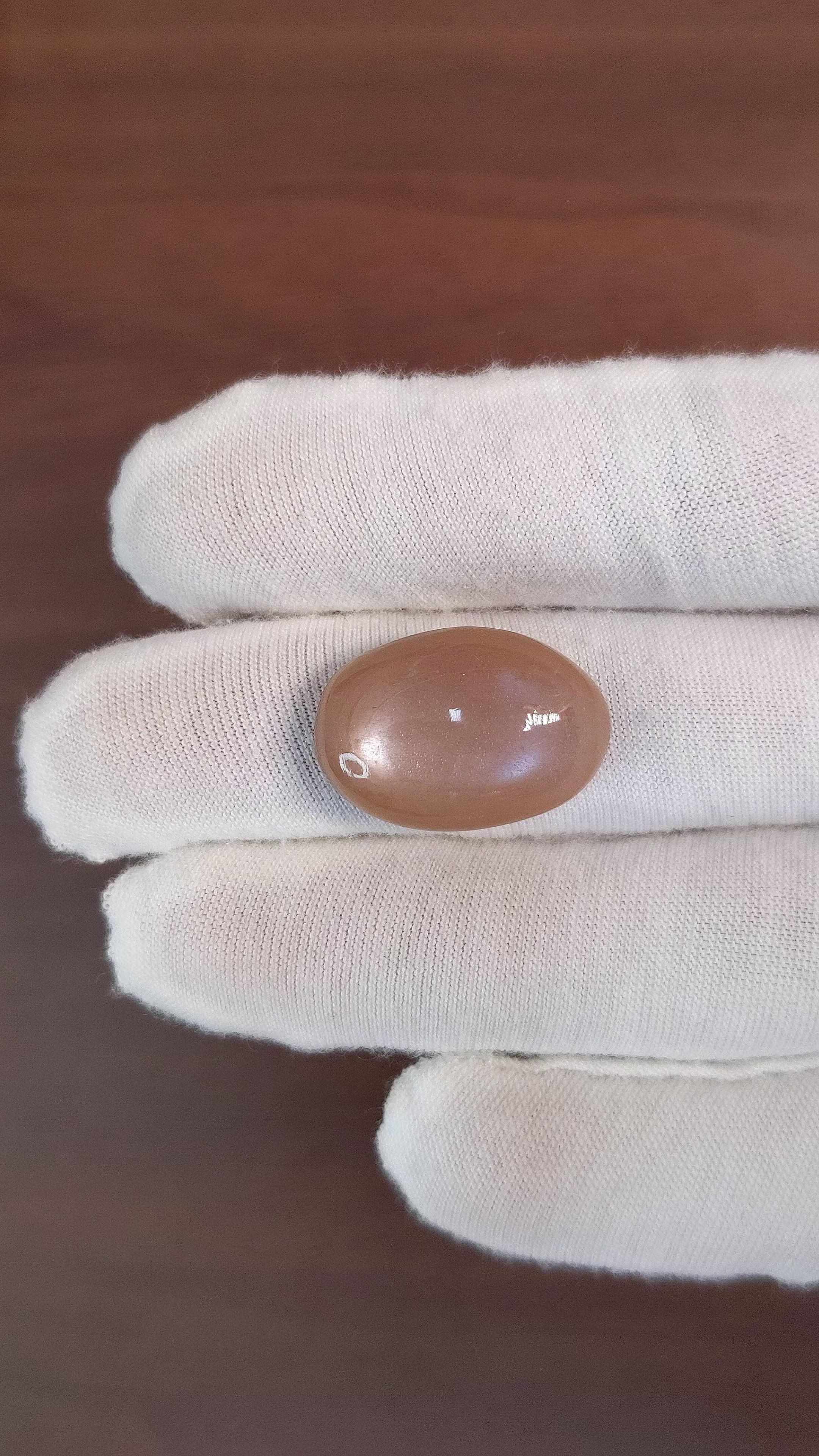 21.05 Ct. Cabochon Moonstone from Ceylon (Sri Lanka) Size Video