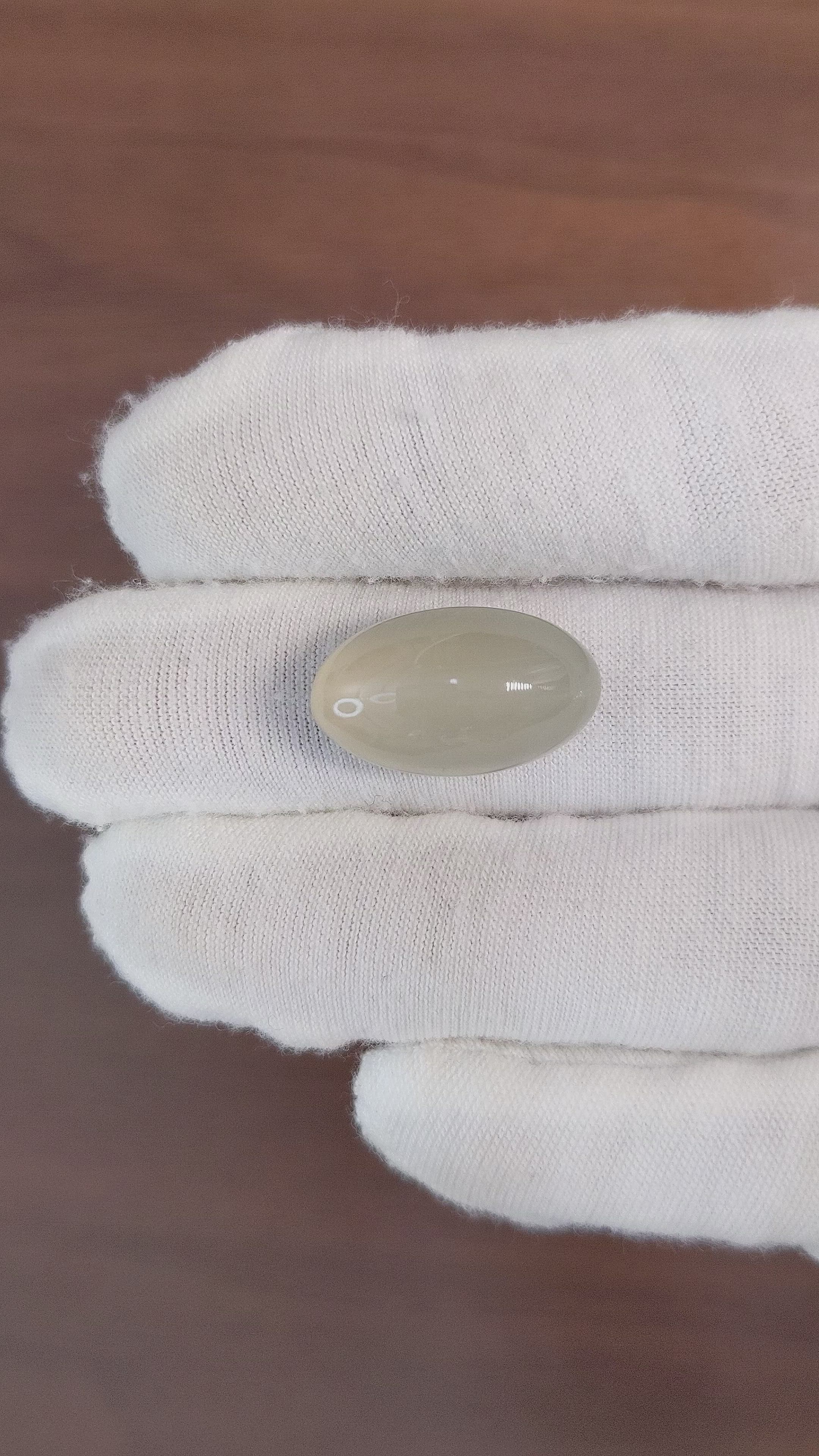 17.91 Ct. Cabochon Moonstone from Ceylon (Sri Lanka) Size Video