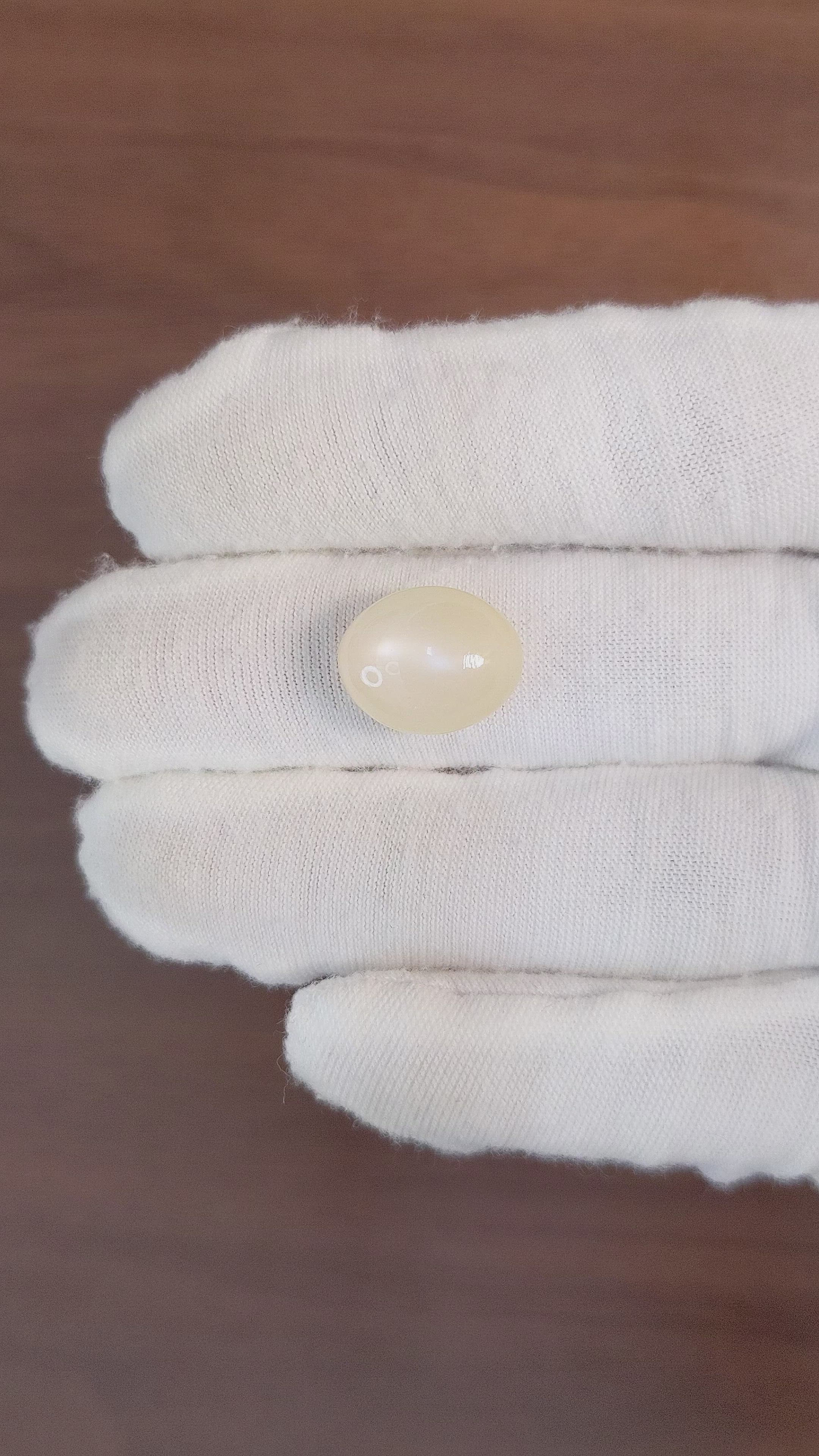 10.59 Ct. Cabochon Moonstone from Ceylon (Sri Lanka) Size Video