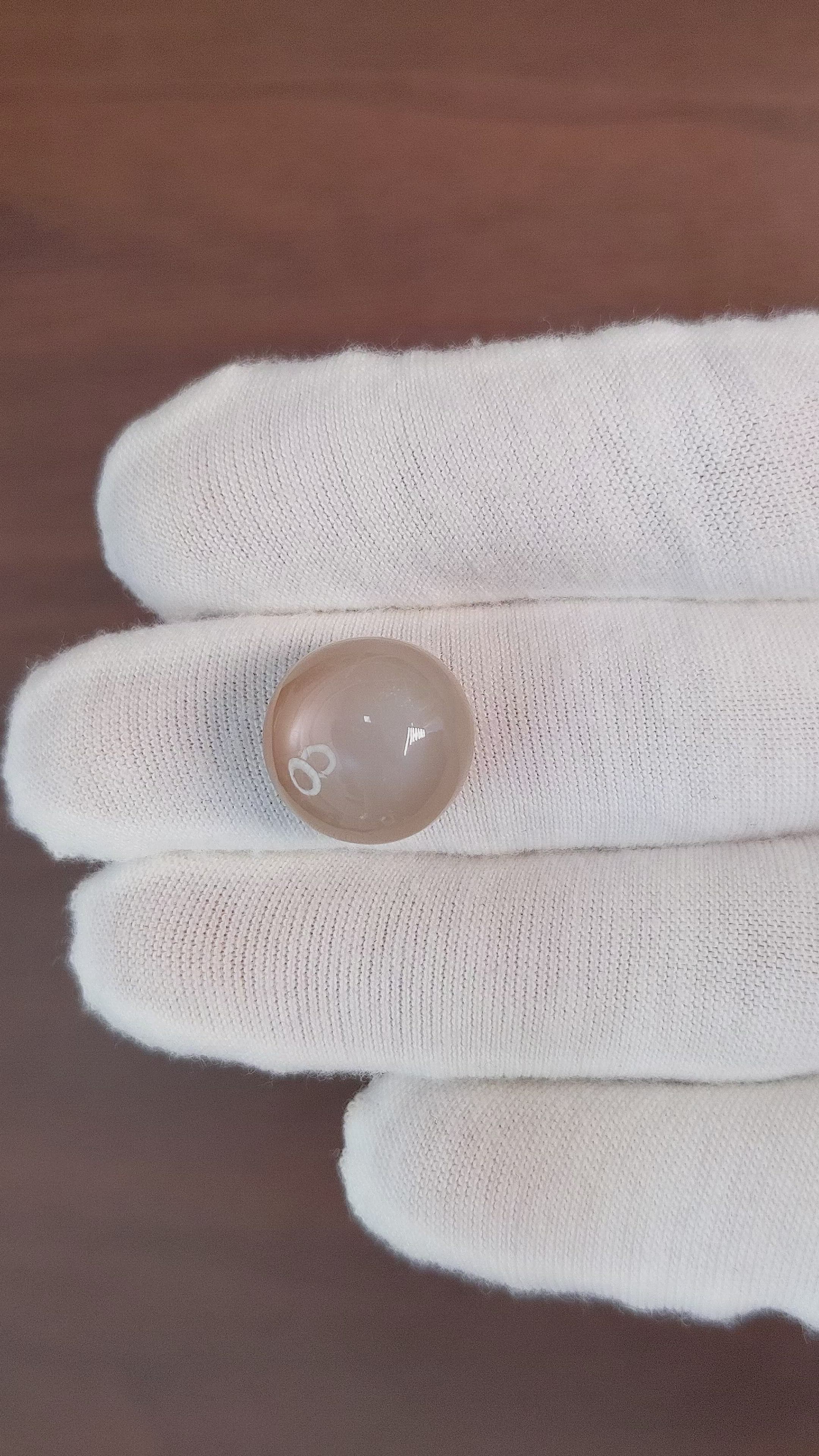 16.85 Ct. Cabochon Moonstone from Ceylon (Sri Lanka) Size Video