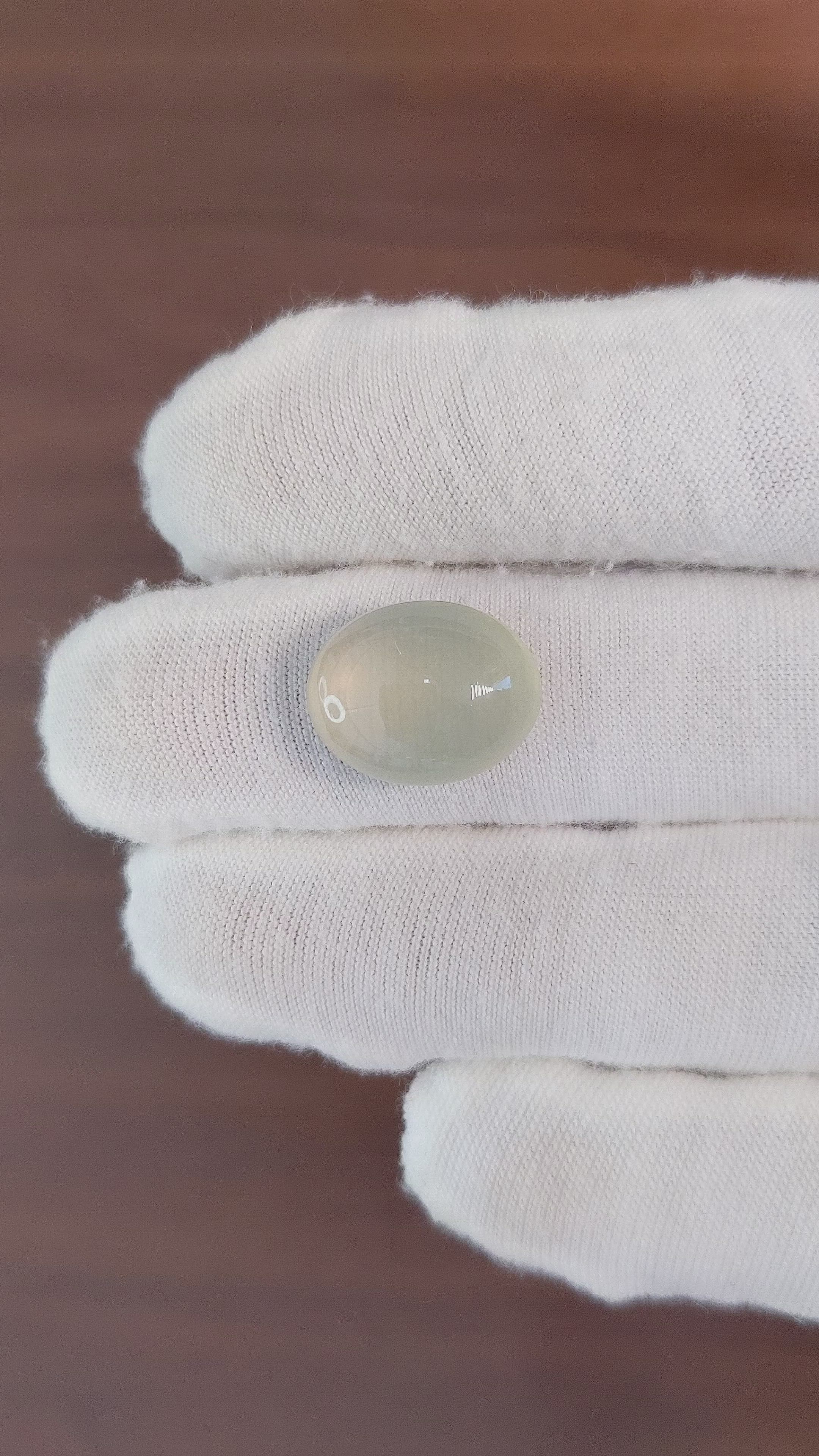 9.51 Ct. Cabochon Moonstone from Ceylon (Sri Lanka) Size Video