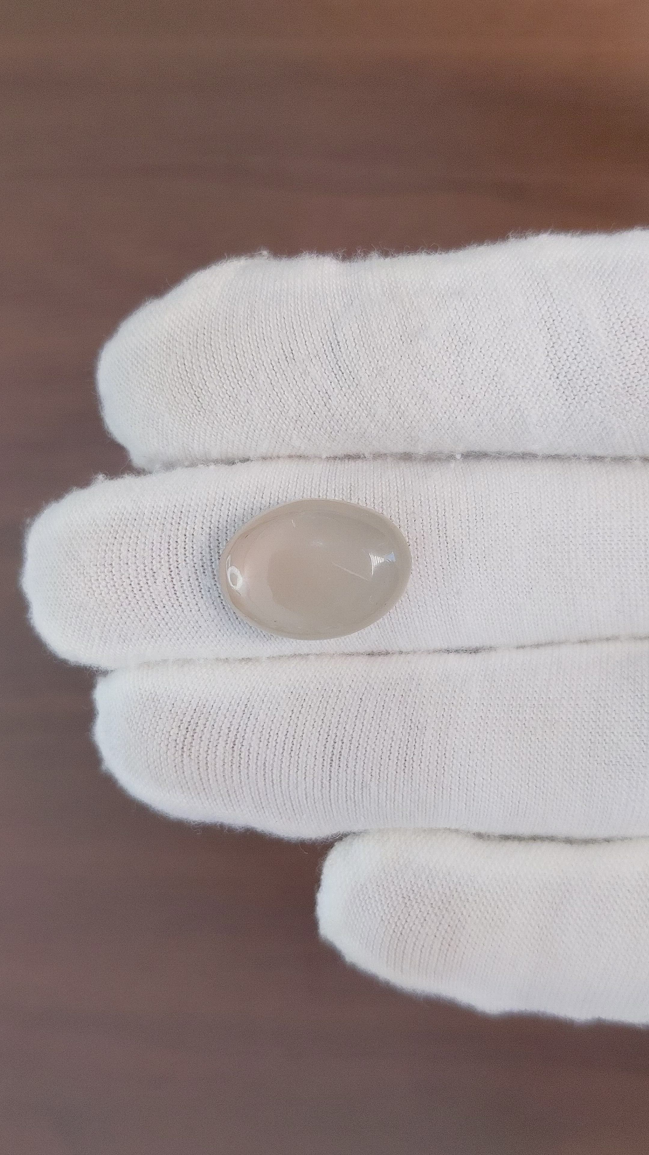 9.20 Ct. Cabochon Moonstone from Ceylon (Sri Lanka) Size Video