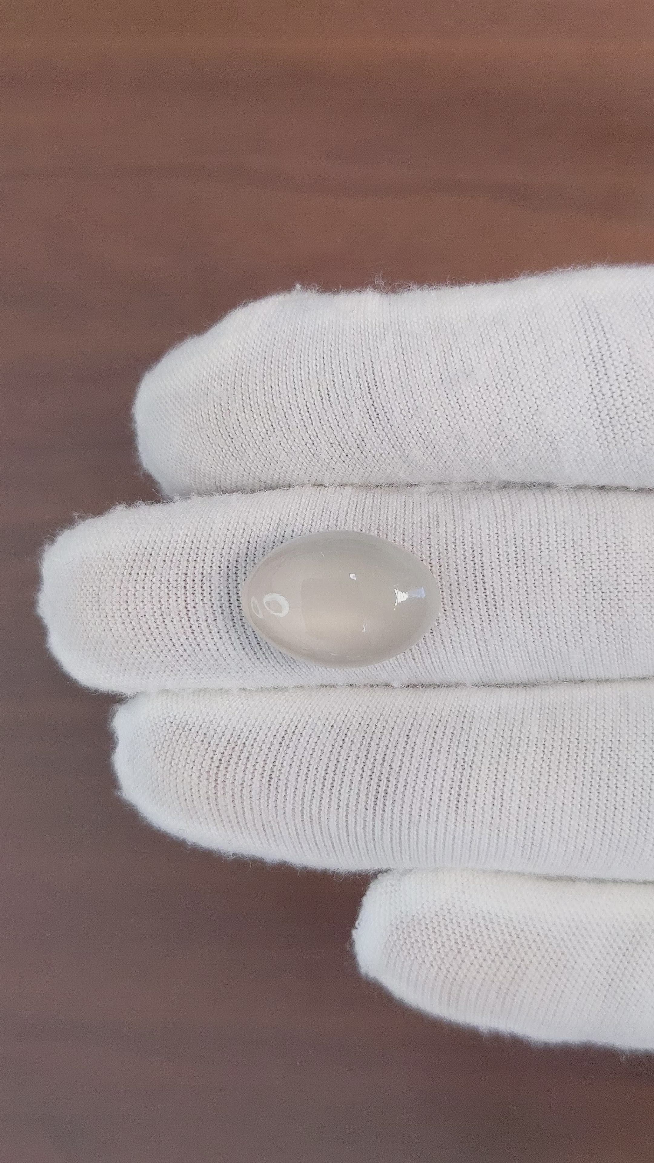 8.68 Ct. Cabochon Moonstone from Ceylon (Sri Lanka) Size Video