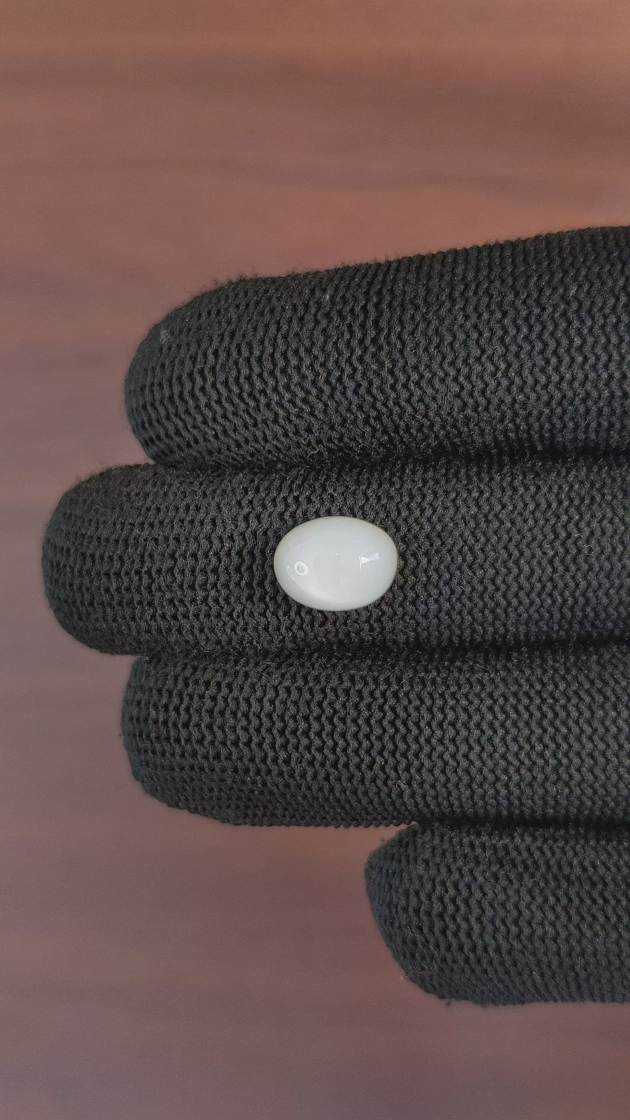 3.90 Ct. Cabochon Moonstone from Ceylon (Sri Lanka) Size Video