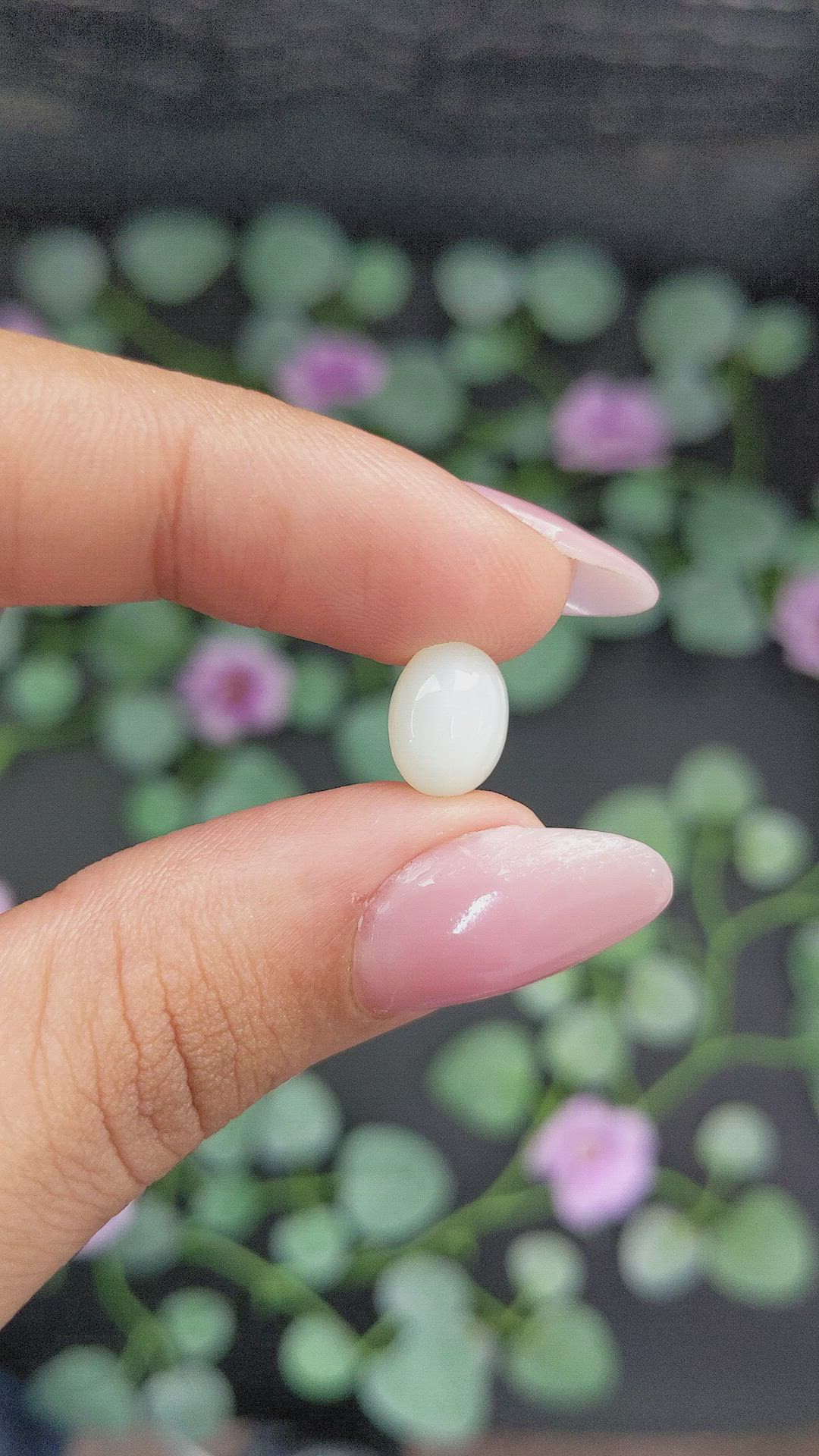 3.90 Ct. Cabochon Moonstone from Ceylon (Sri Lanka) Size Video