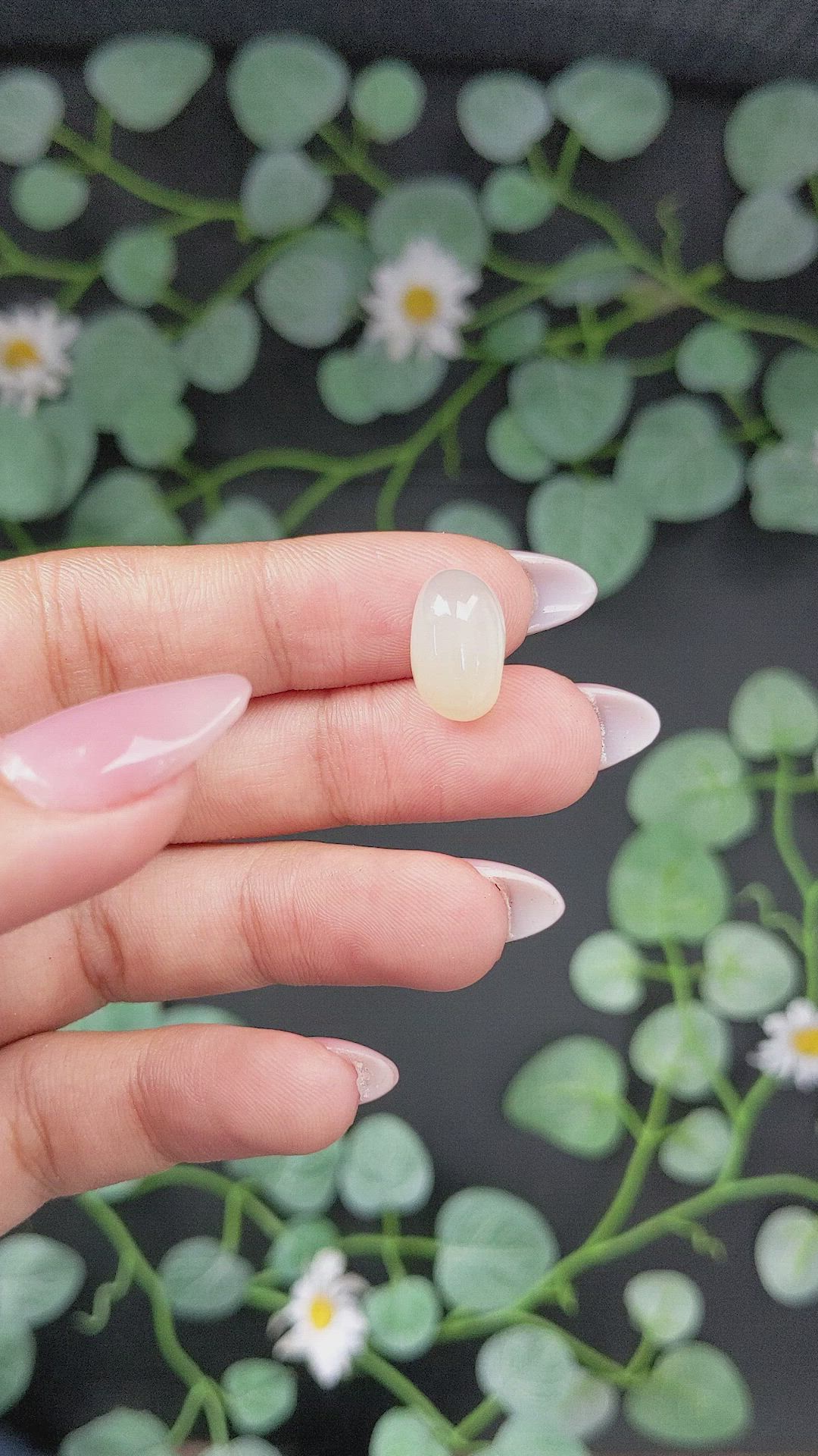 8.70 Ct. Cabochon Moonstone from Ceylon (Sri Lanka) Size Video