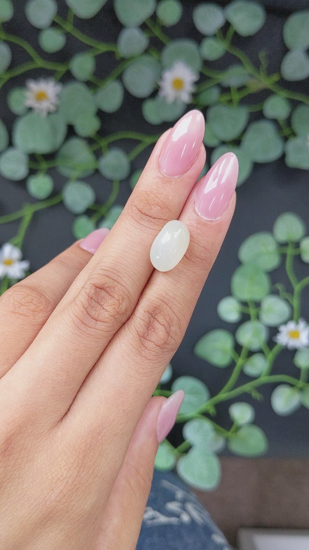 8.70 Ct. Cabochon Moonstone from Ceylon (Sri Lanka) Size Video