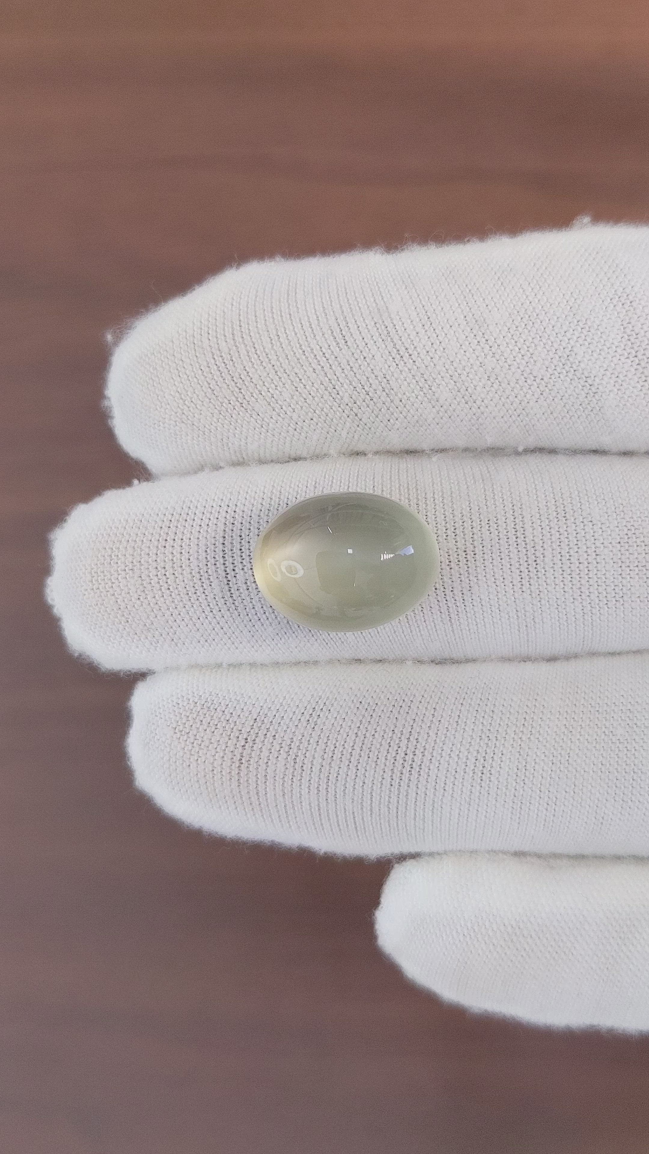 13.29 Ct. Cabochon Moonstone from Ceylon (Sri Lanka) Size Video
