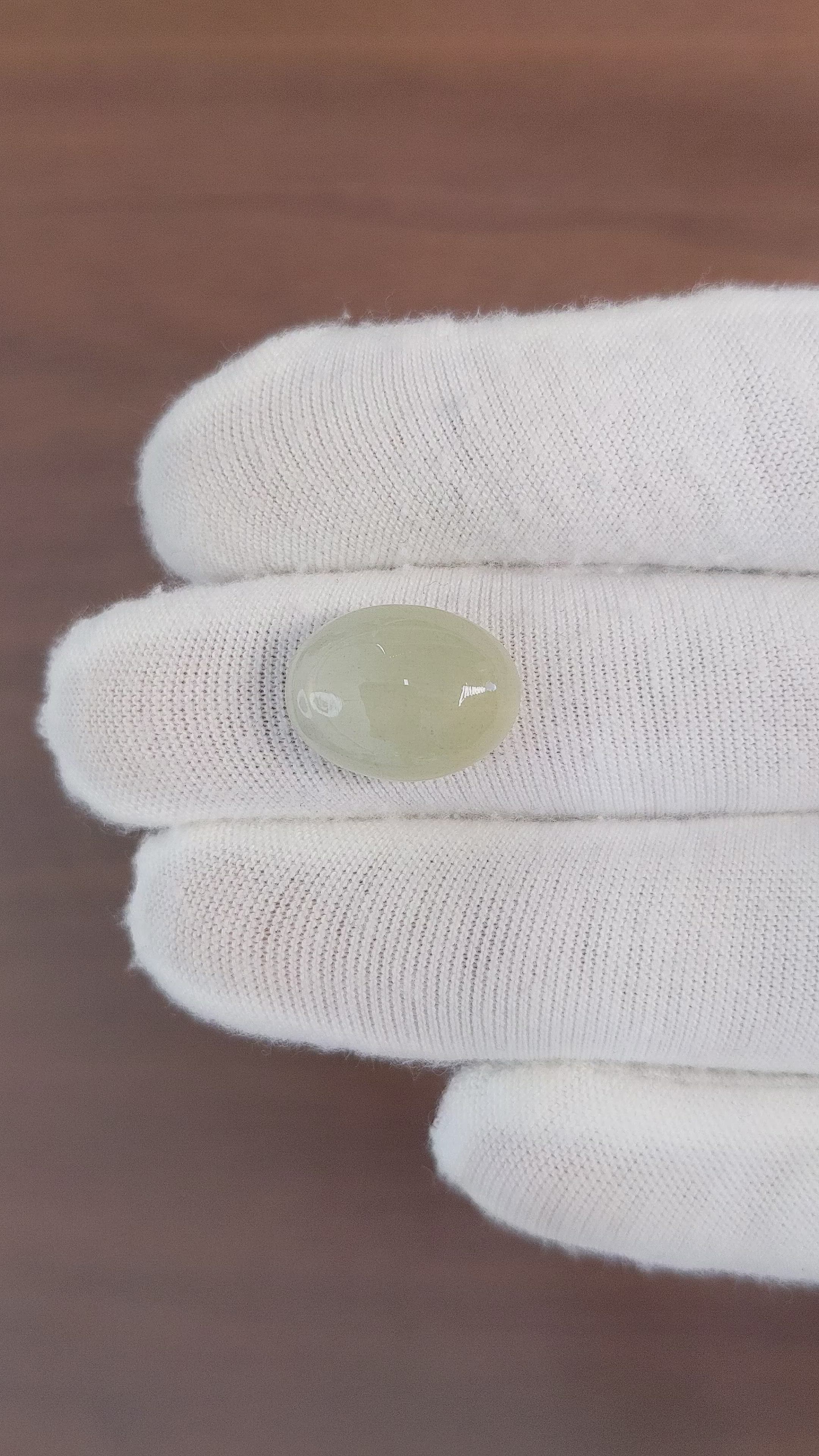 8.53 Ct. Cabochon Moonstone from Ceylon (Sri Lanka) Size Video