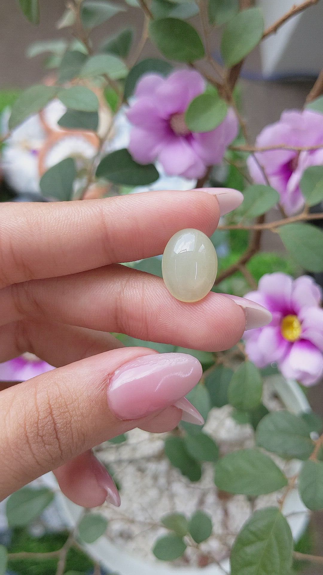 8.53 Ct. Cabochon Moonstone from Ceylon (Sri Lanka) Size Video
