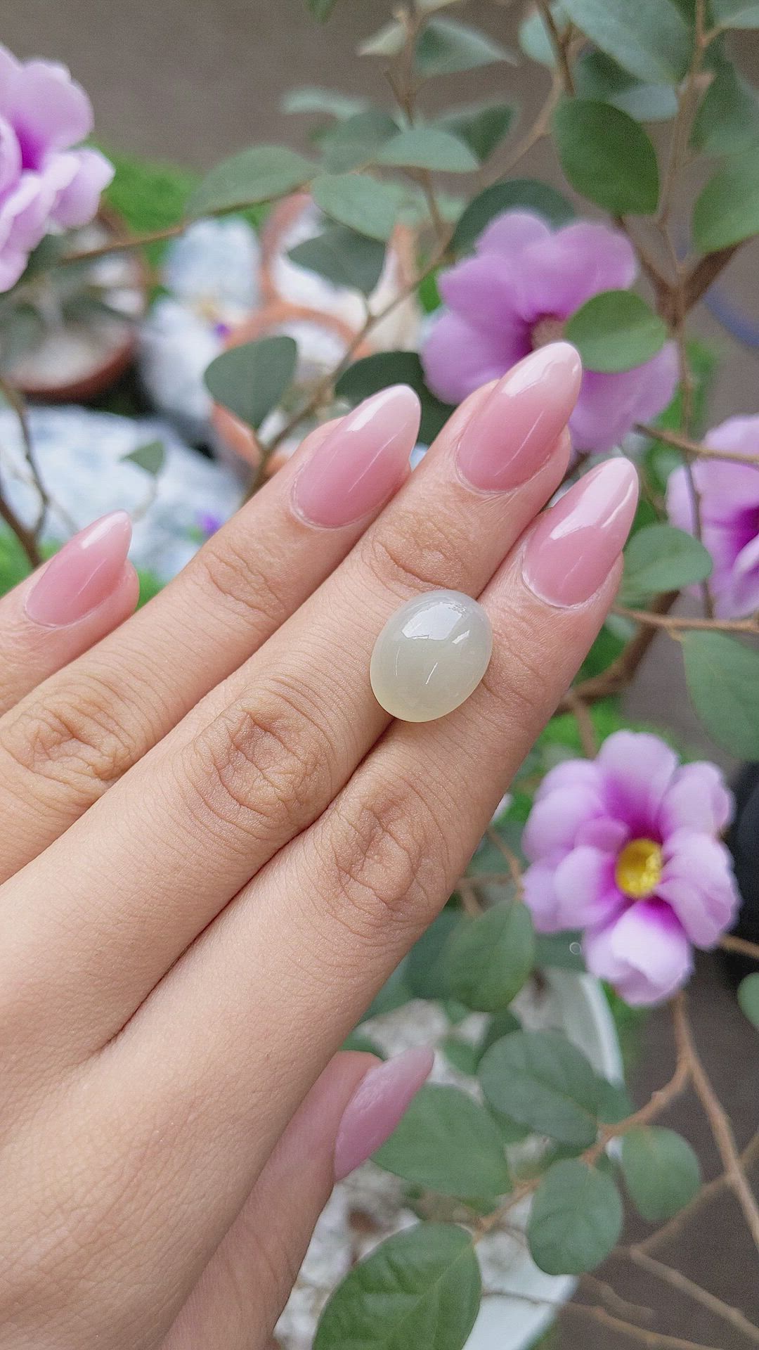 9.85 Ct. Cabochon Moonstone from Ceylon (Sri Lanka) Size Video