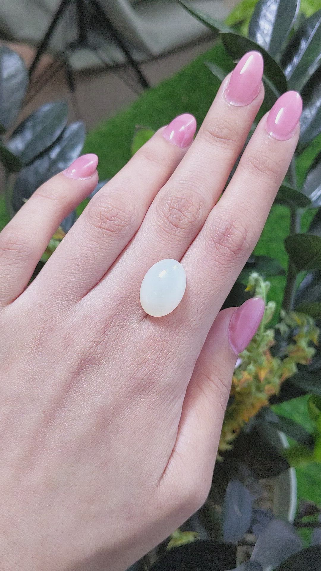 13.70 Ct. Cabochon Moonstone from Ceylon (Sri Lanka) Size Video