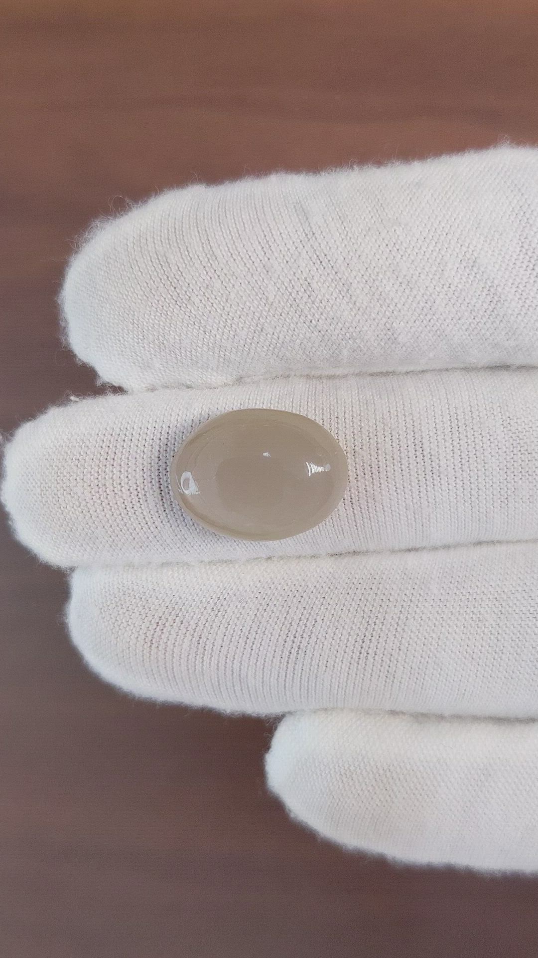 9.12 Ct. Cabochon Moonstone from Ceylon (Sri Lanka) Size Video