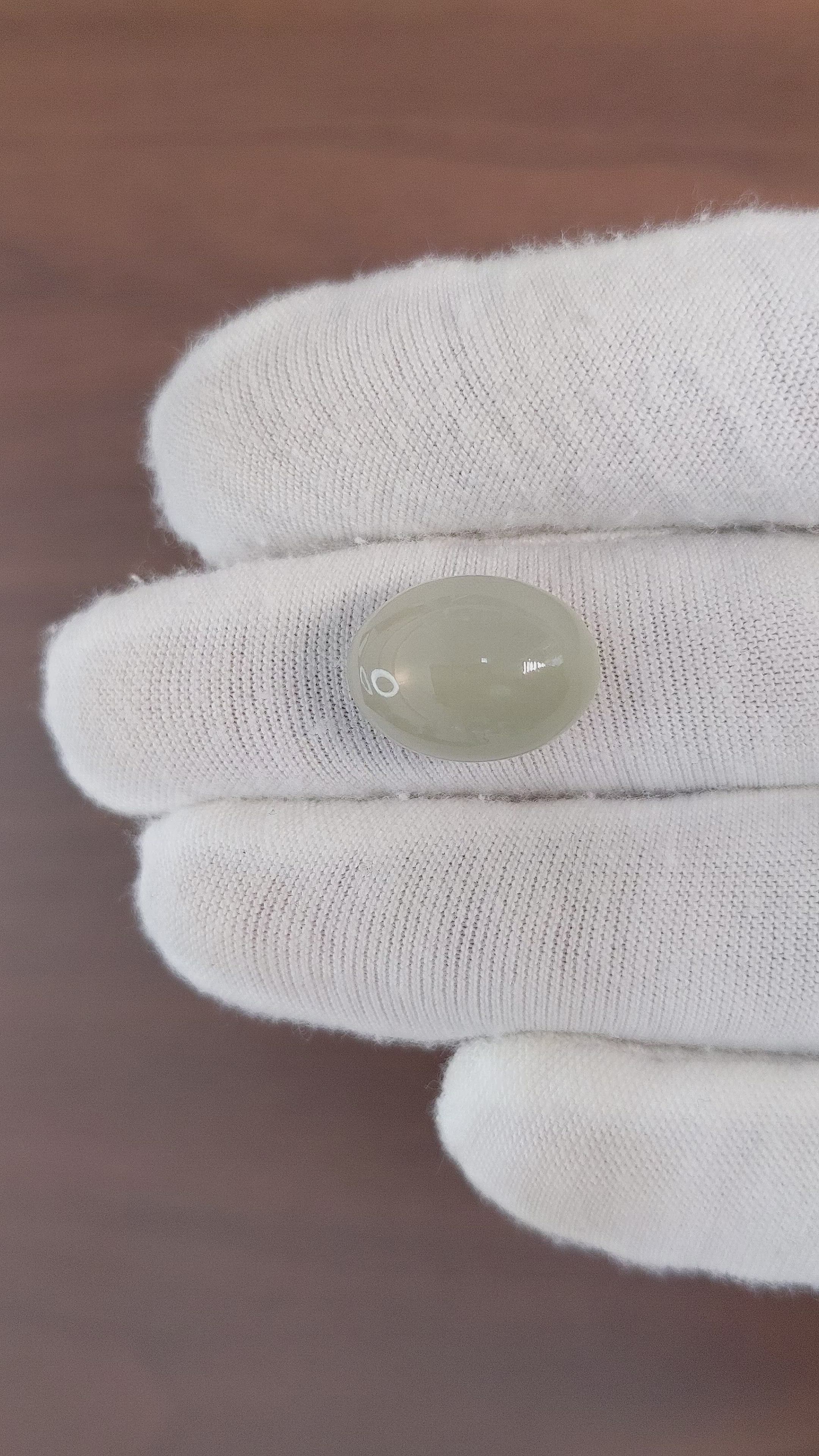 12.47 Ct. Cabochon Moonstone from Ceylon (Sri Lanka) Size Video