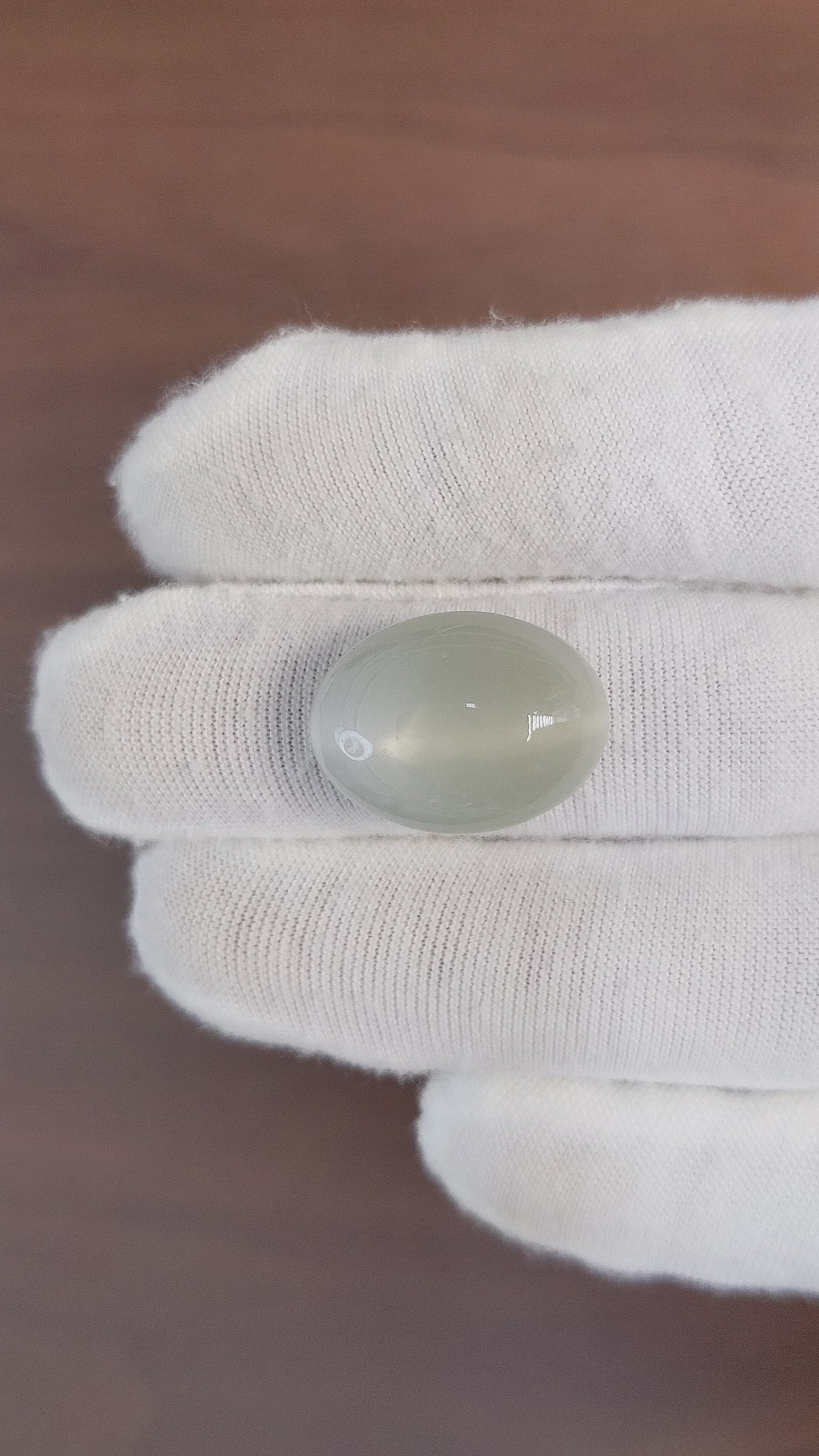 17.64 Ct. Cabochon Moonstone from Ceylon (Sri Lanka) Size Video