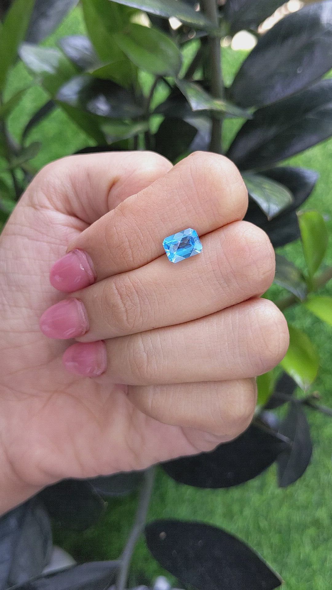 2.00 Ct. Topaz from Ceylon (Sri Lanka) Size Video