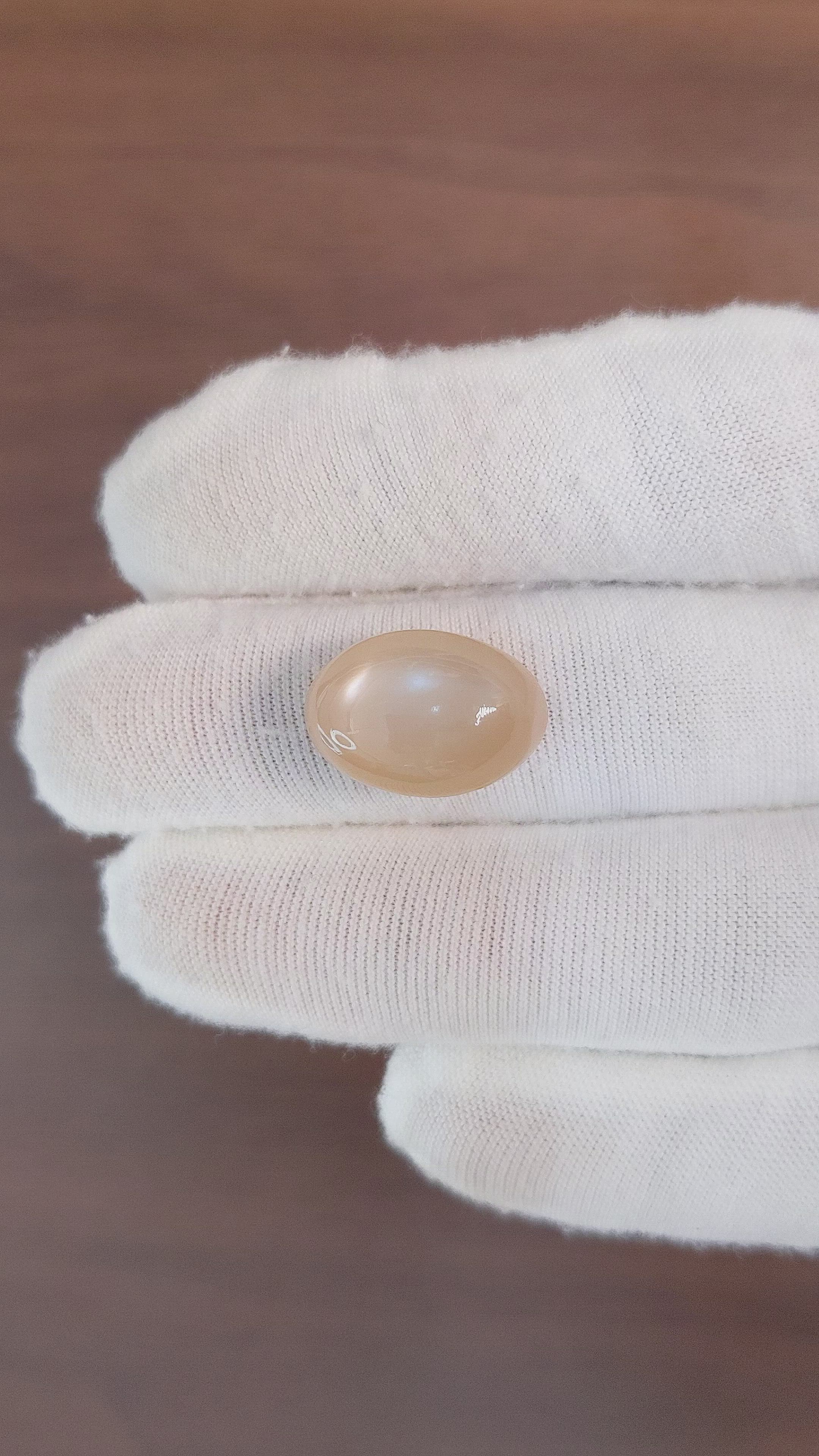 16.10 Ct. Cabochon Moonstone from Ceylon (Sri Lanka) Size Video