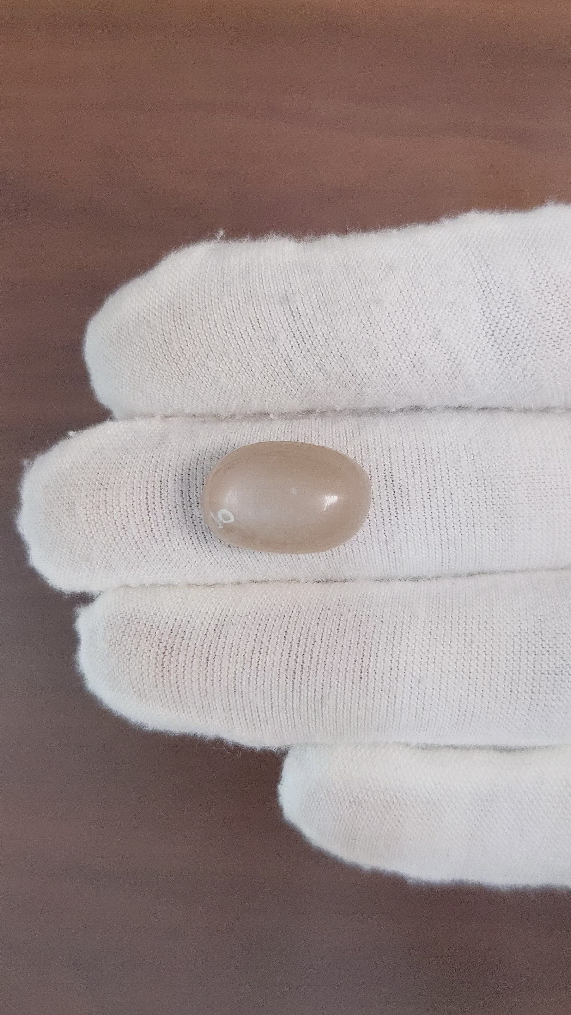 11.51 Ct. Cabochon Moonstone from Ceylon (Sri Lanka) Size Video